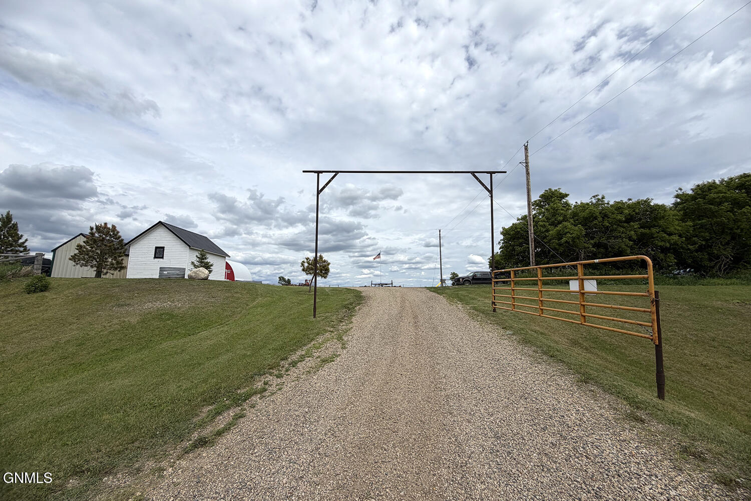 main property photo 41