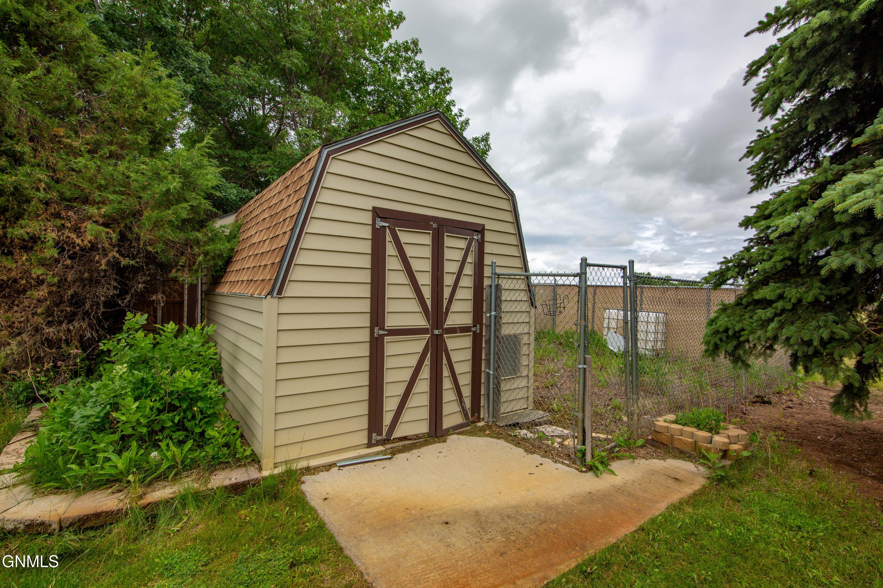 main property photo 59