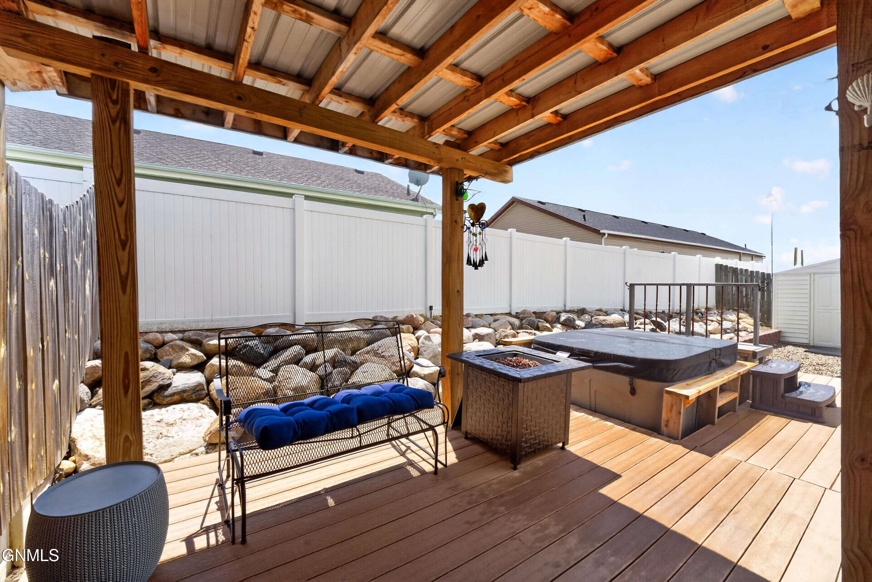 main property photo 22