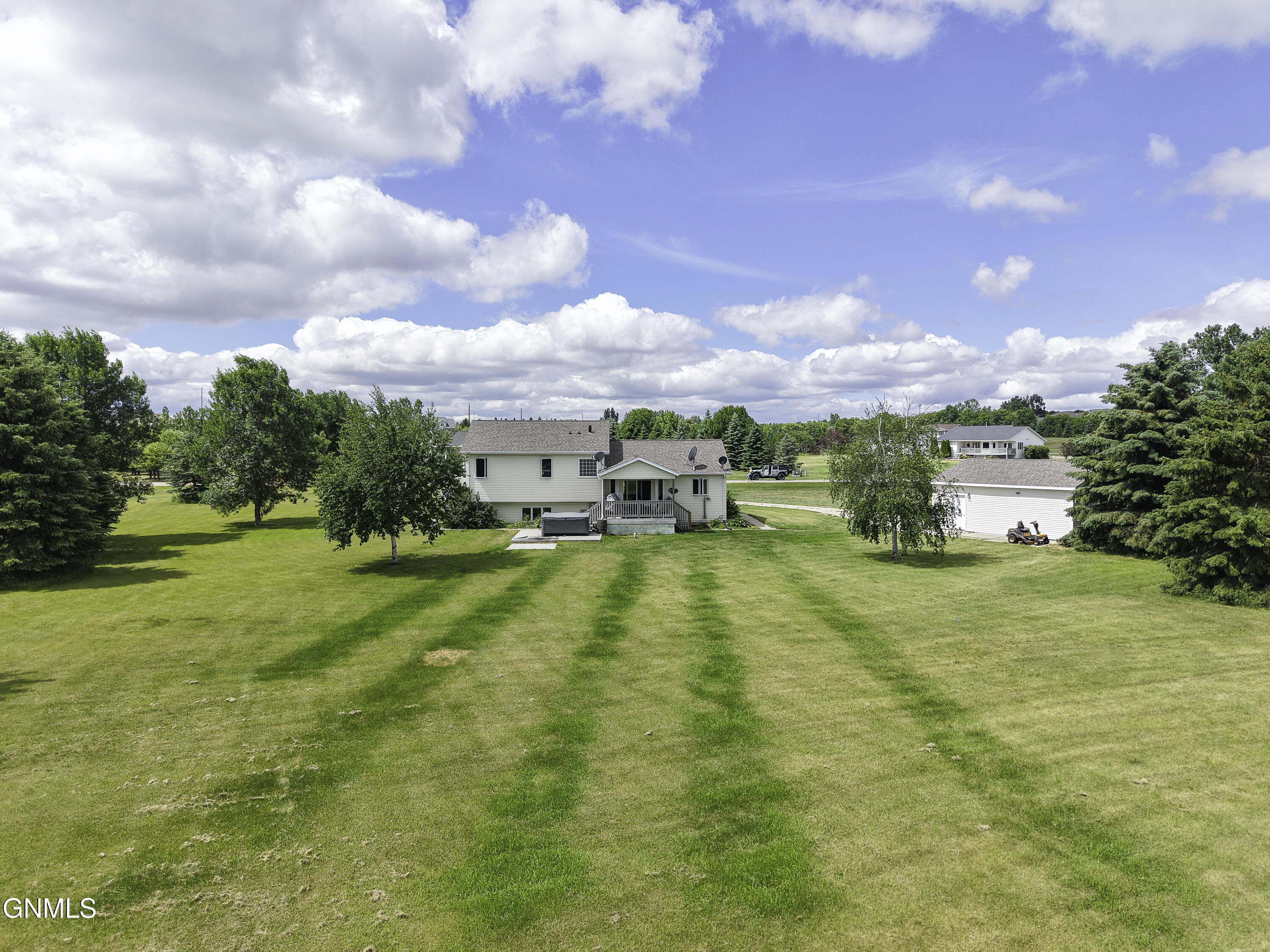 main property photo 34