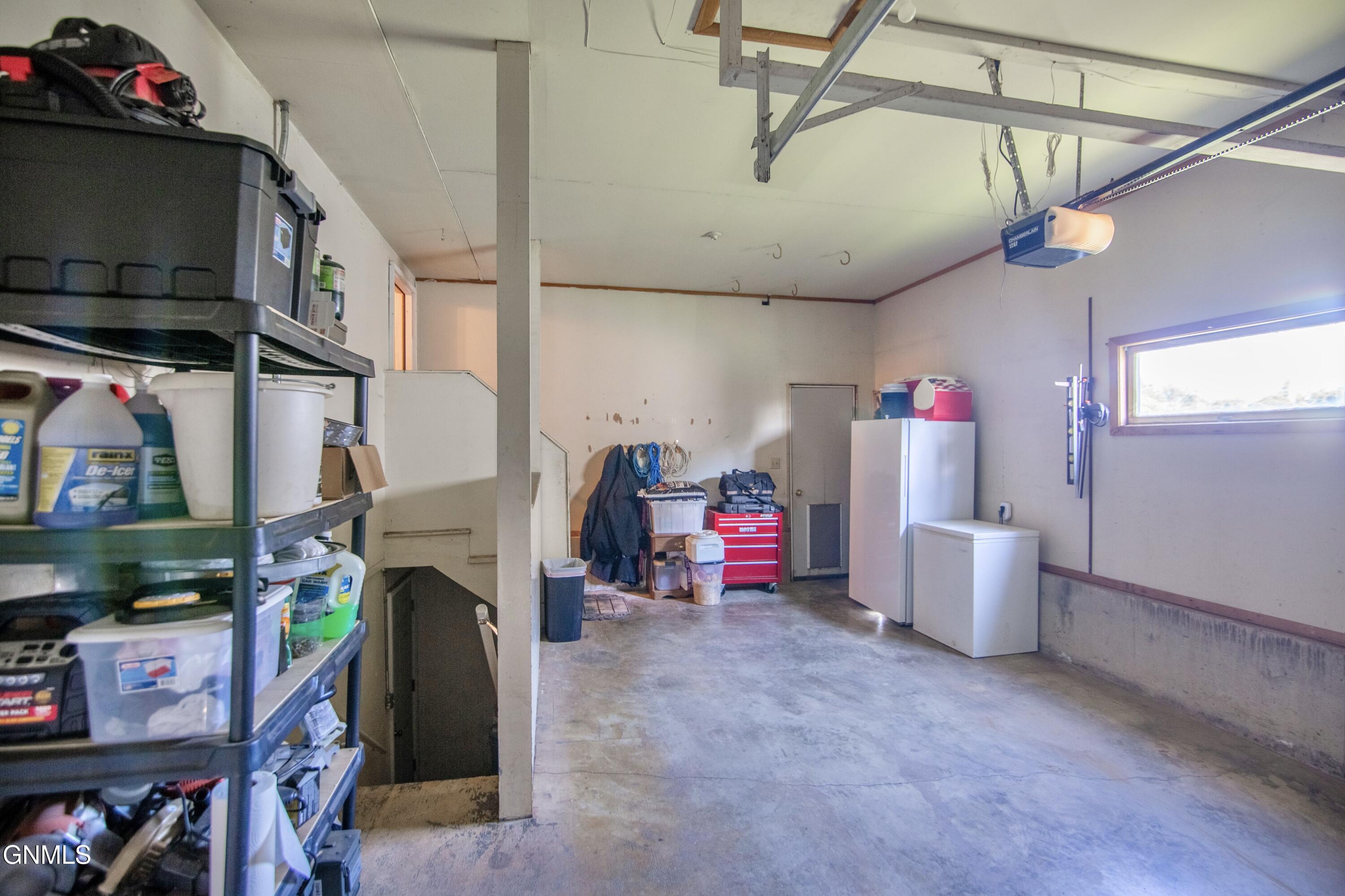 main property photo 40
