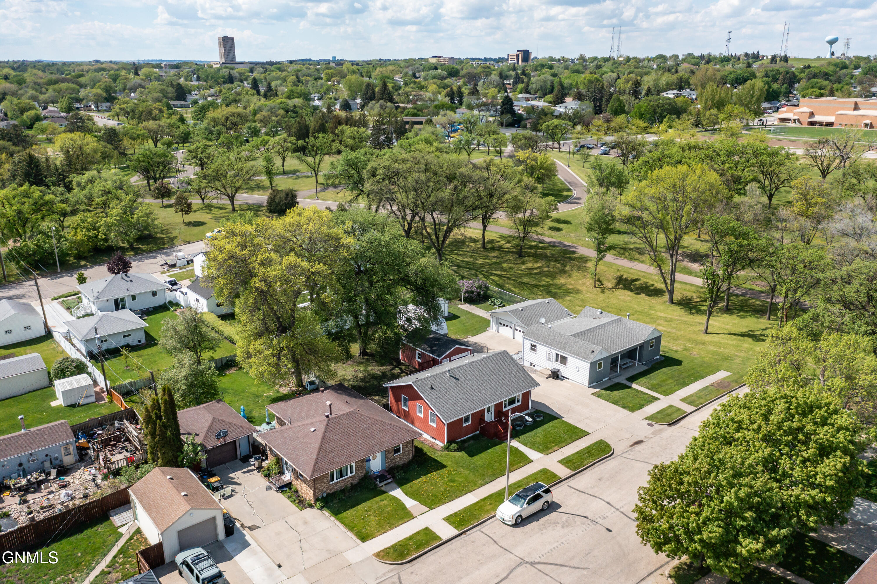 main property photo 29