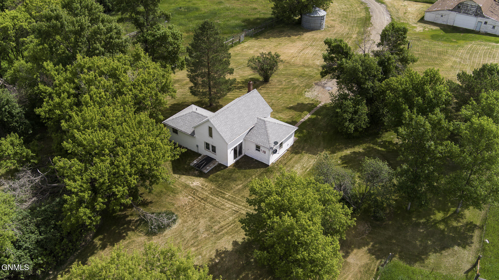 main property photo 59