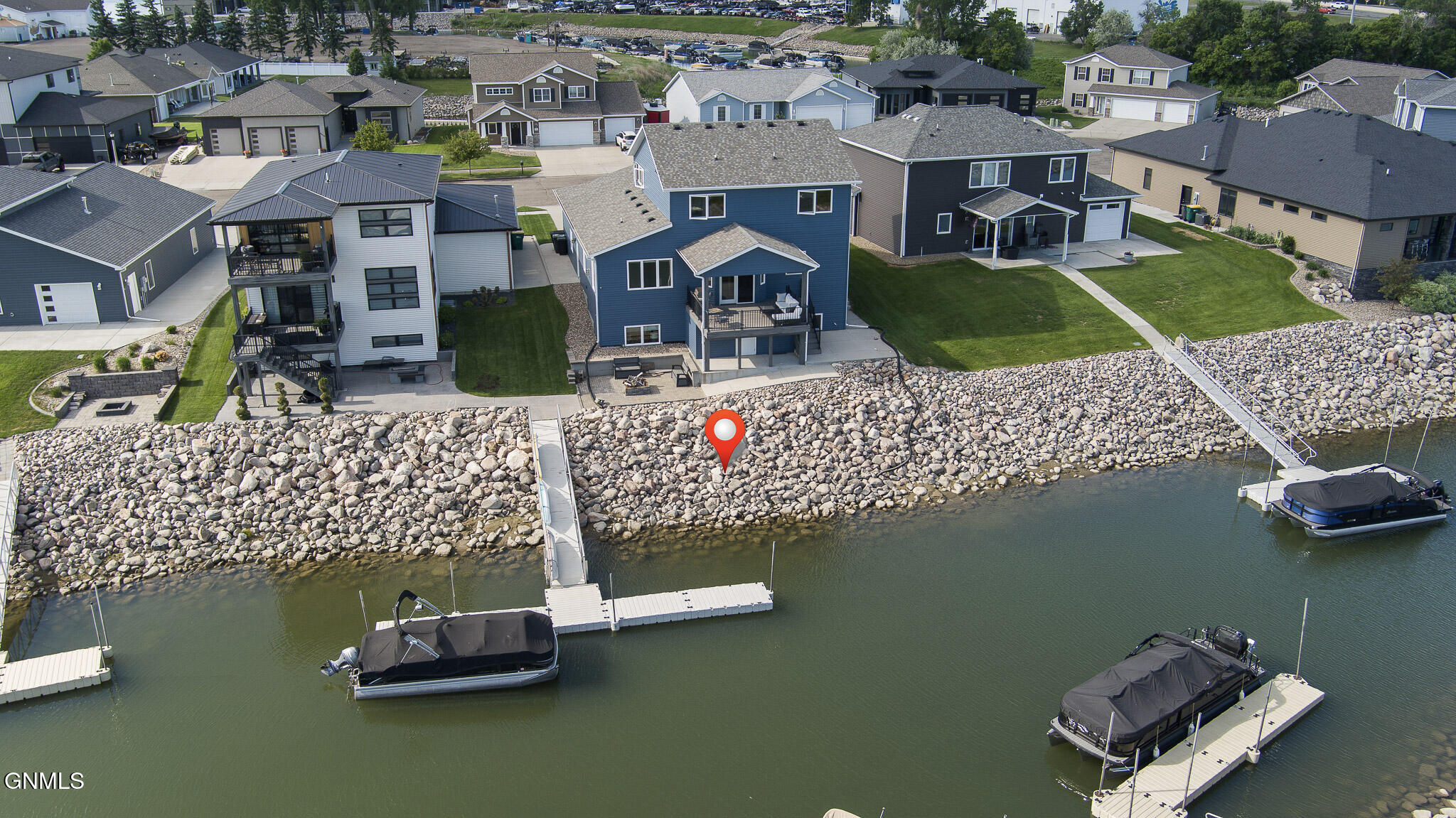 main property photo 40