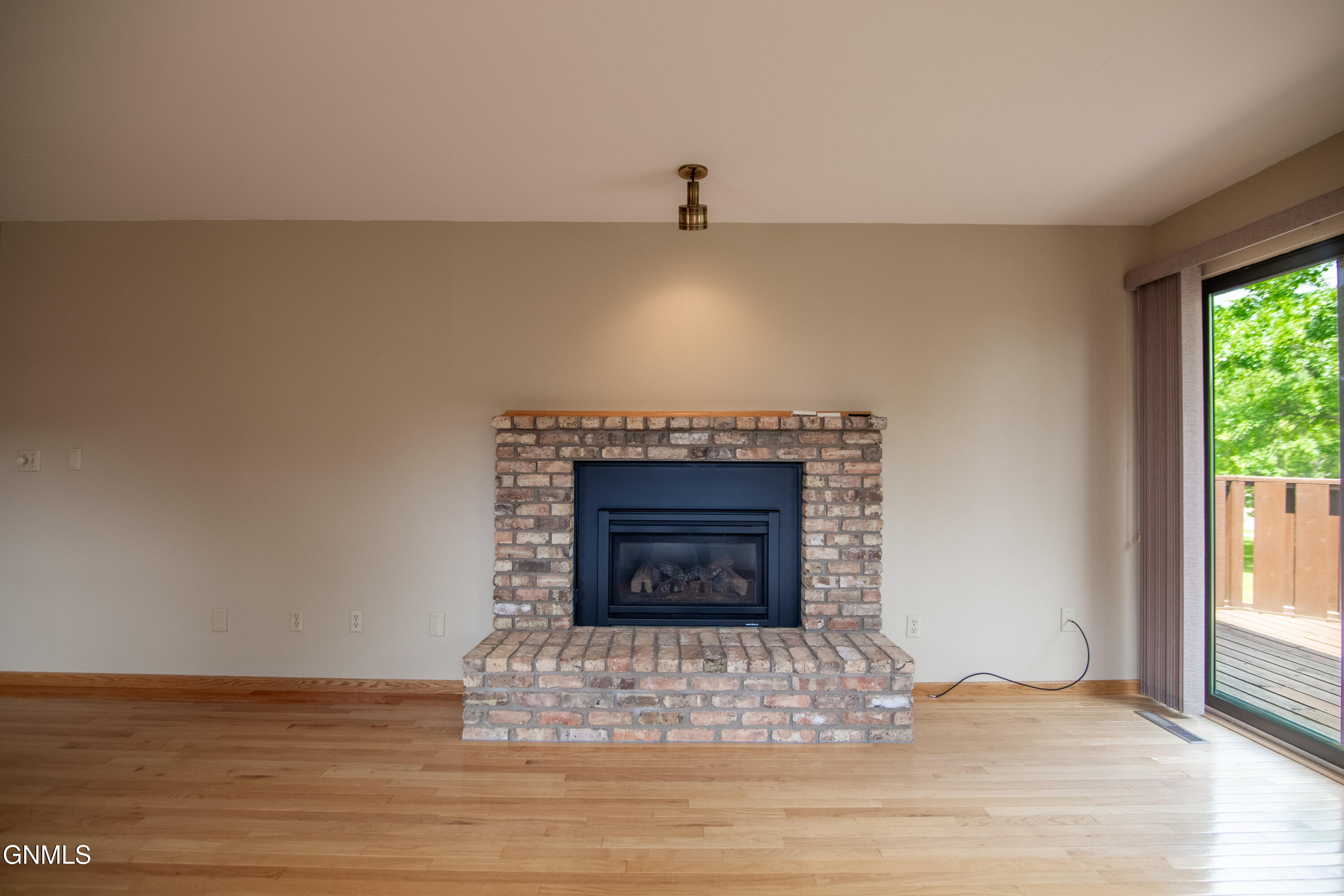 property viewer photo 16
