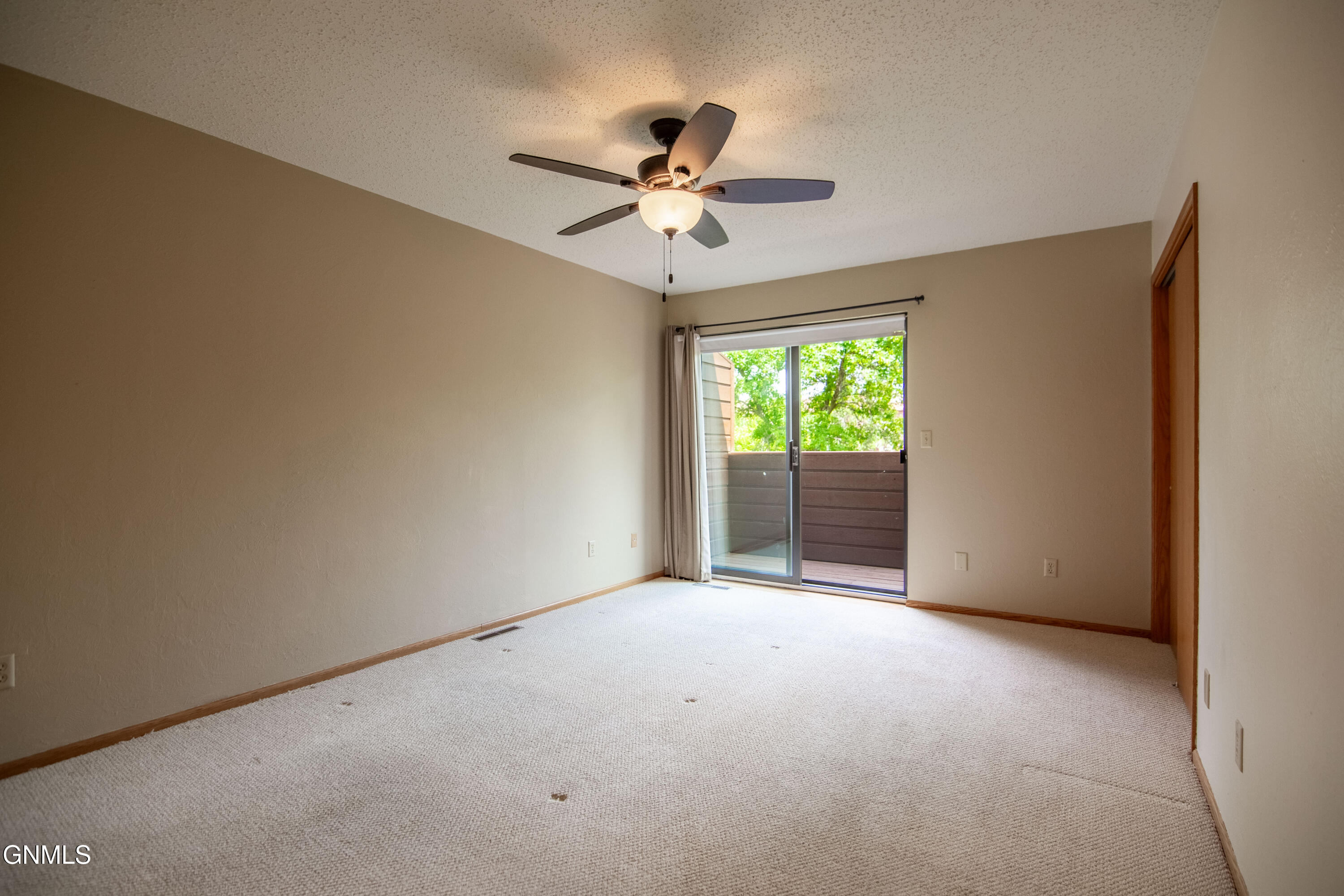 property viewer photo 18
