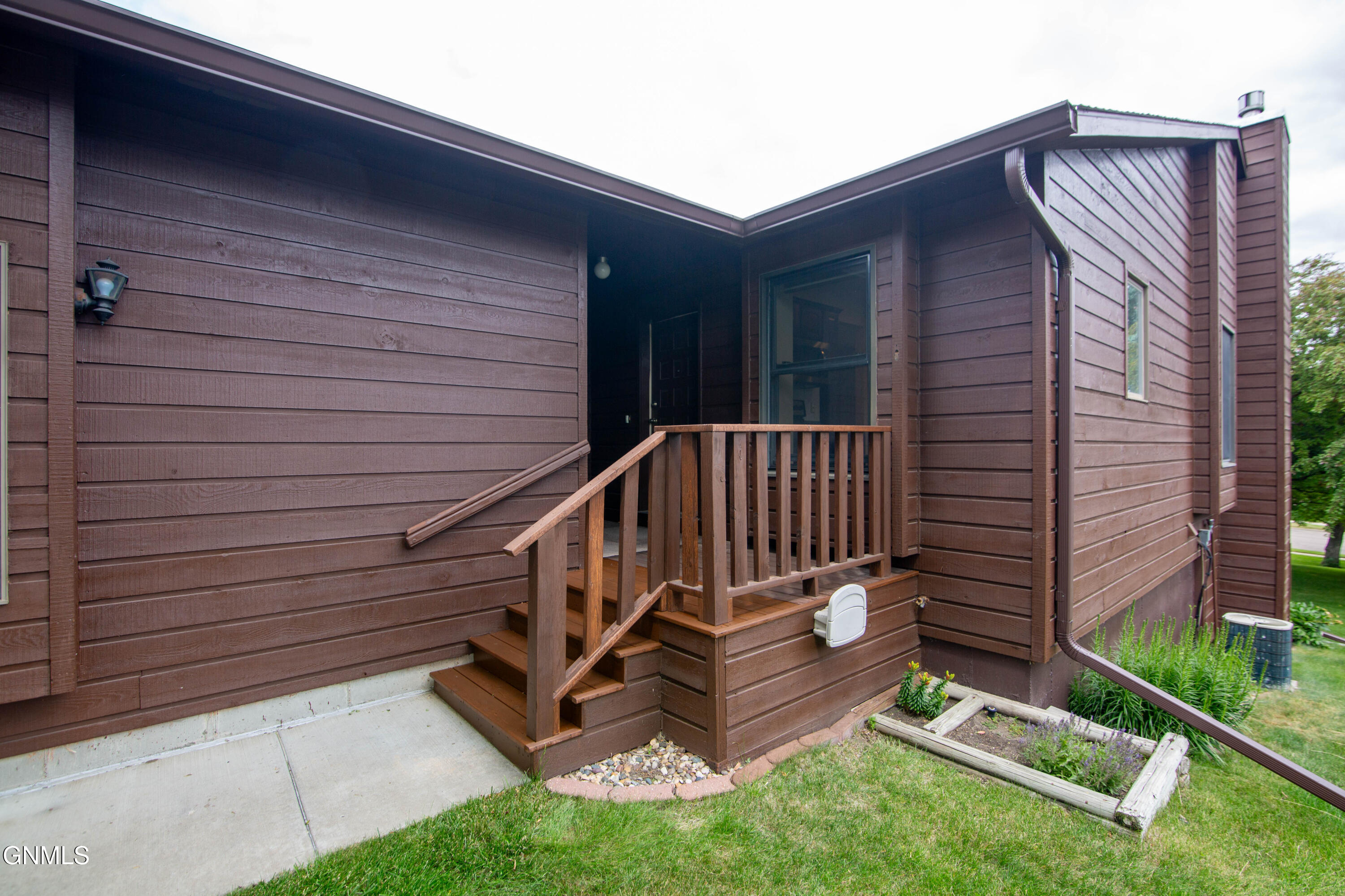 property viewer photo 2