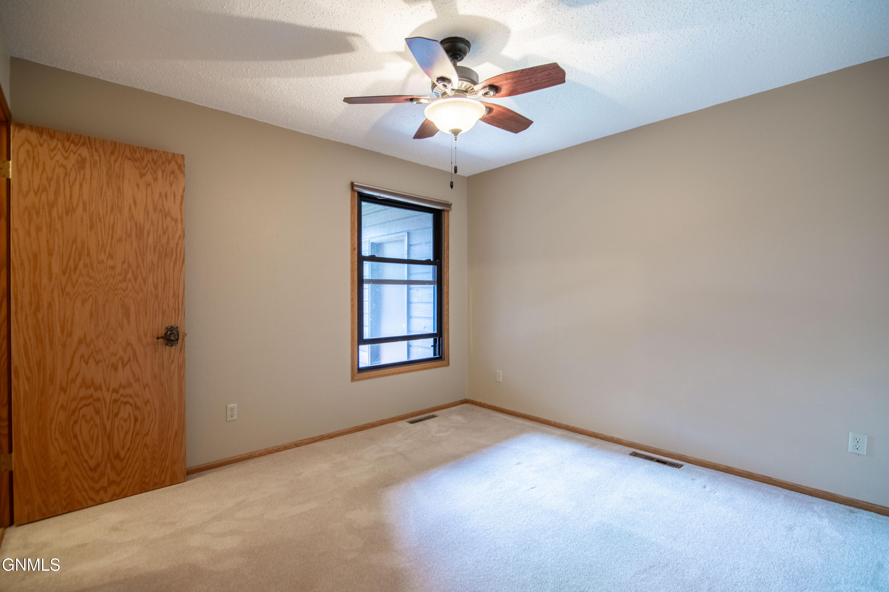 property viewer photo 25