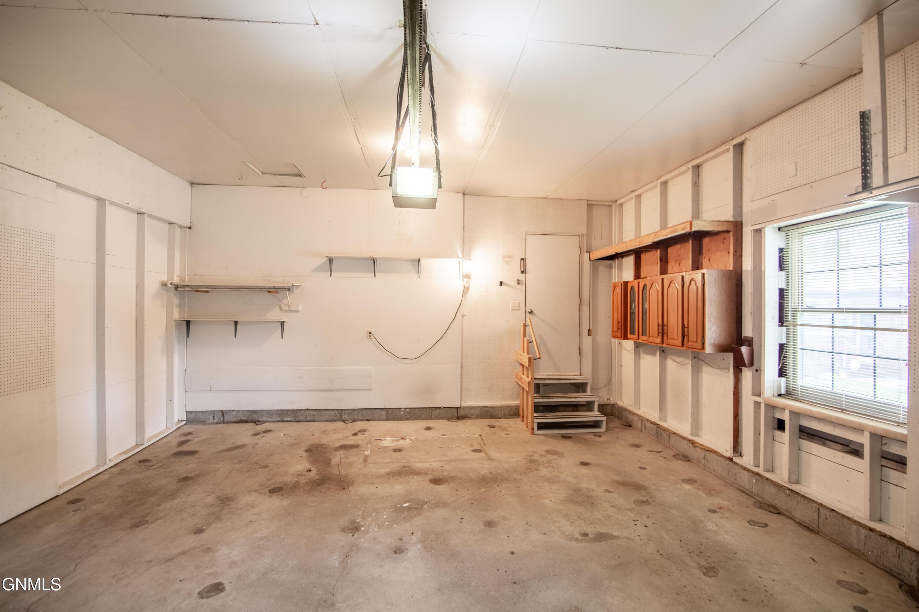 property viewer photo 42