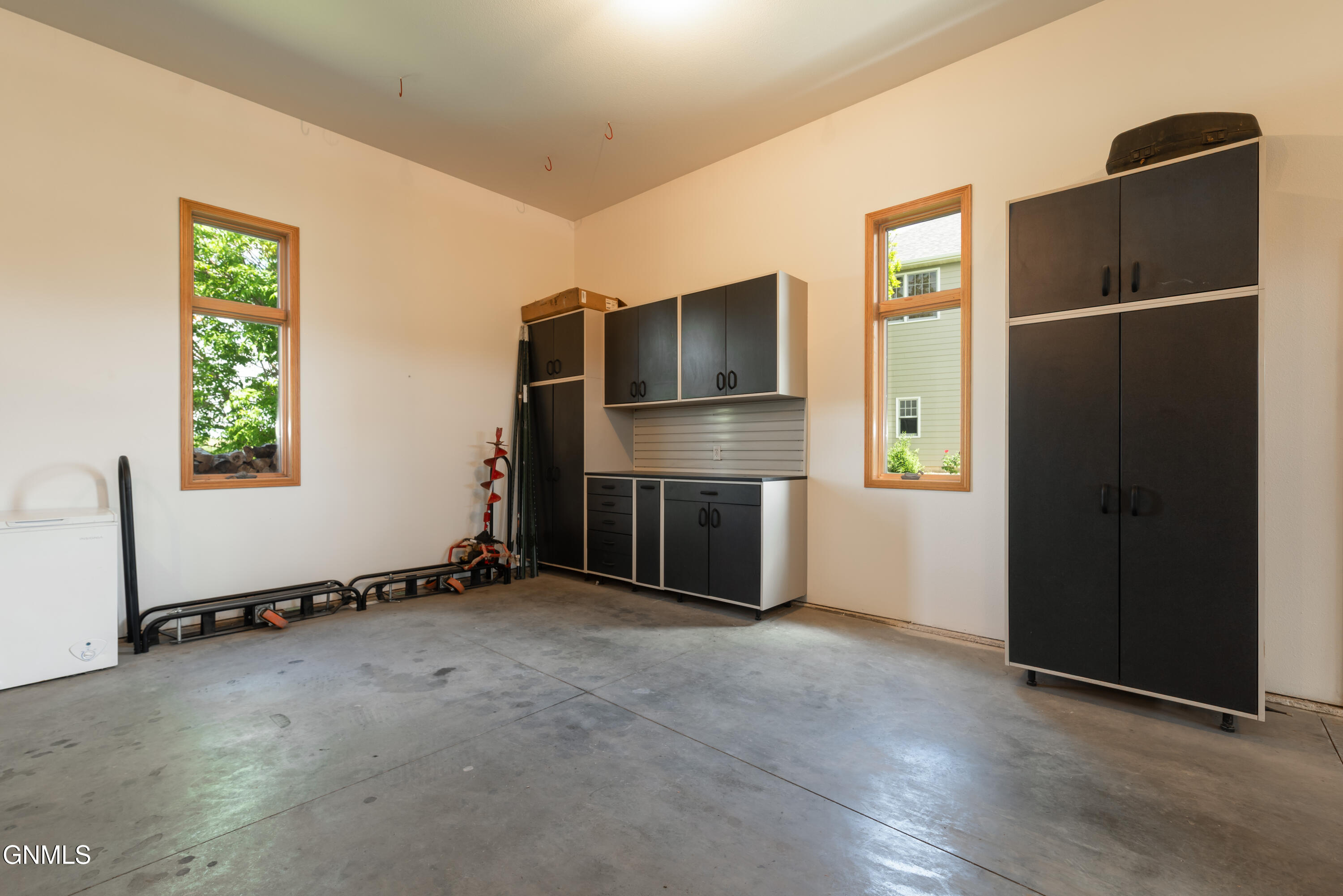 main property photo 66