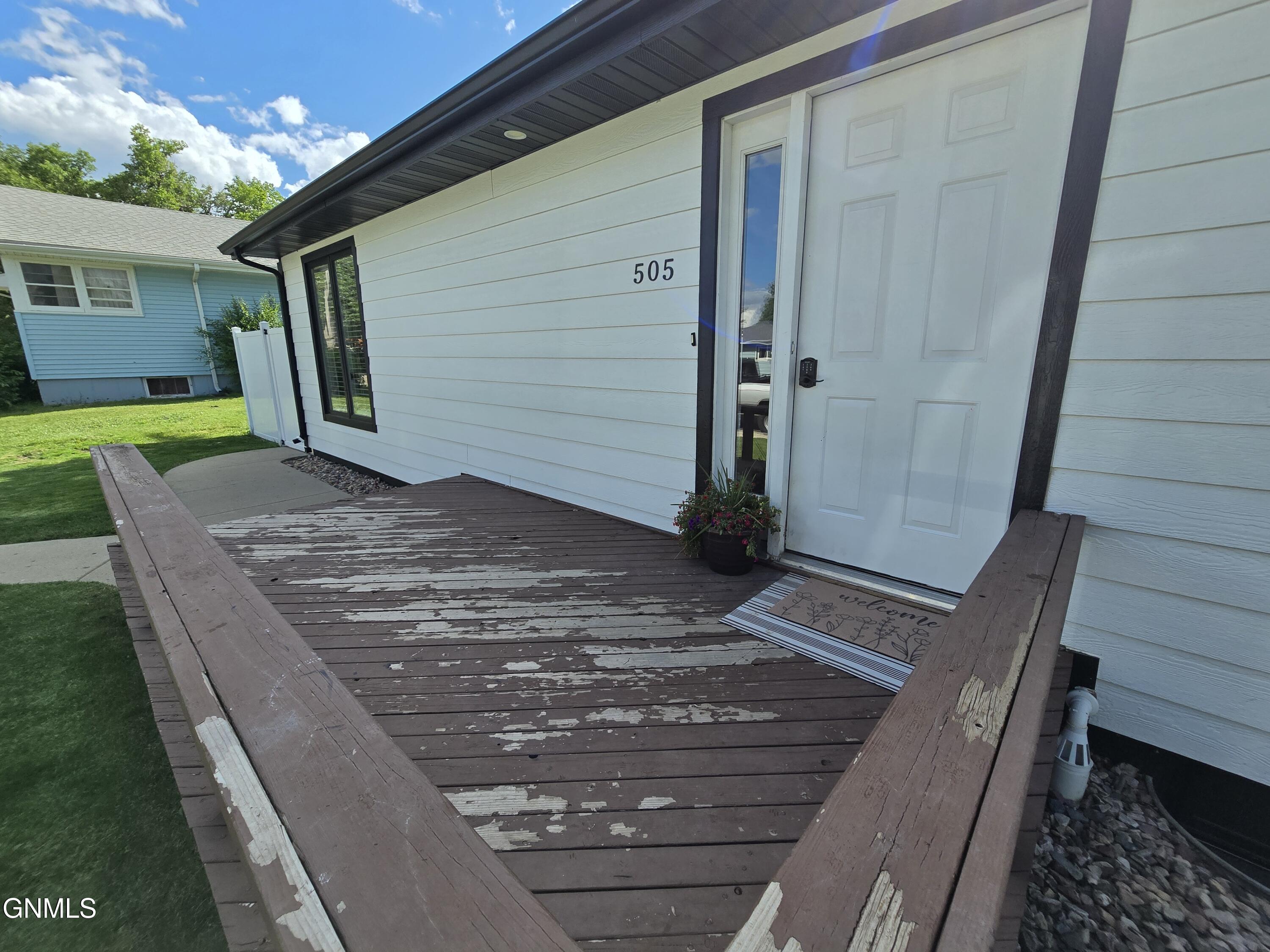 main property photo 28