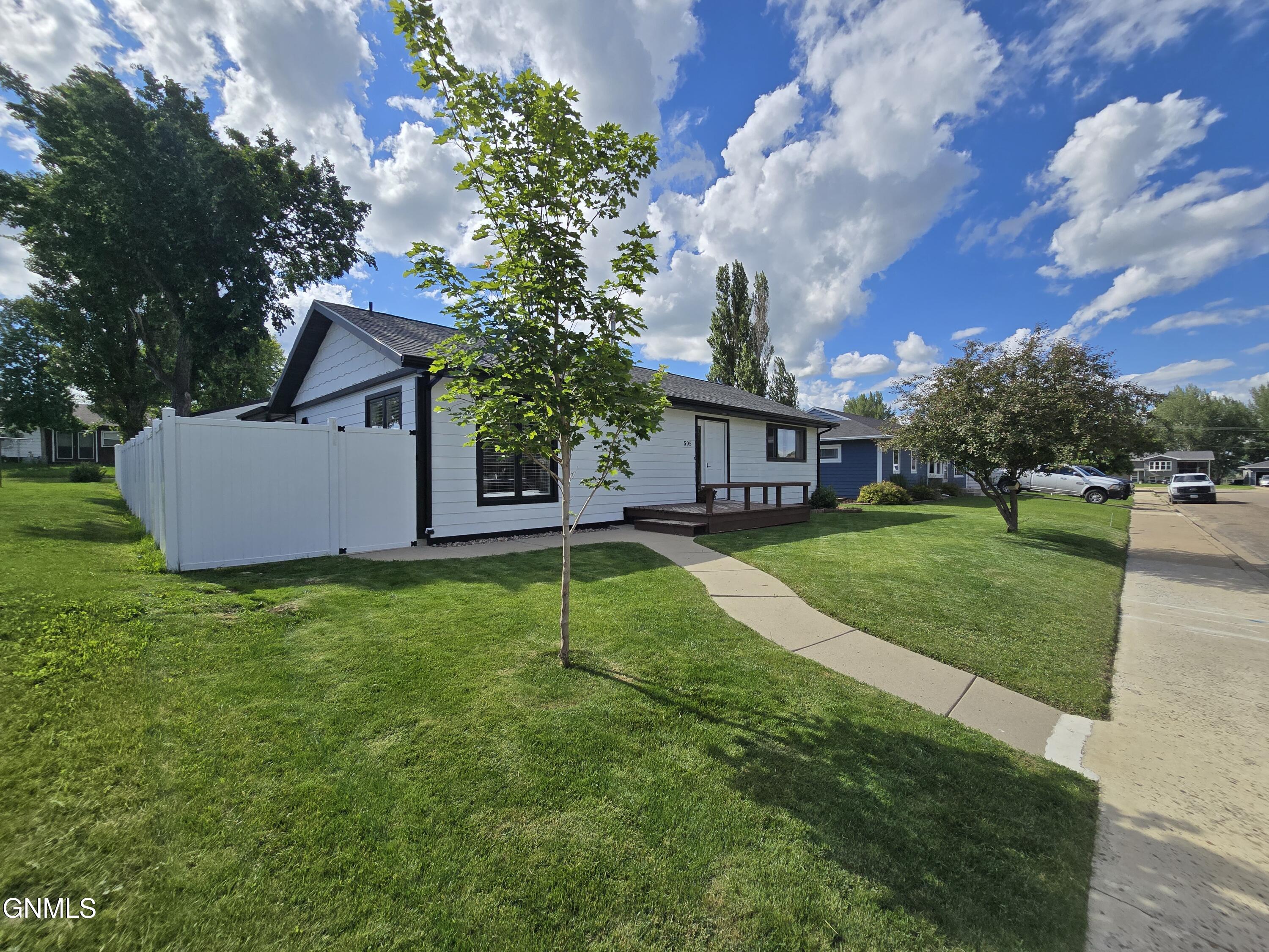 main property photo 4