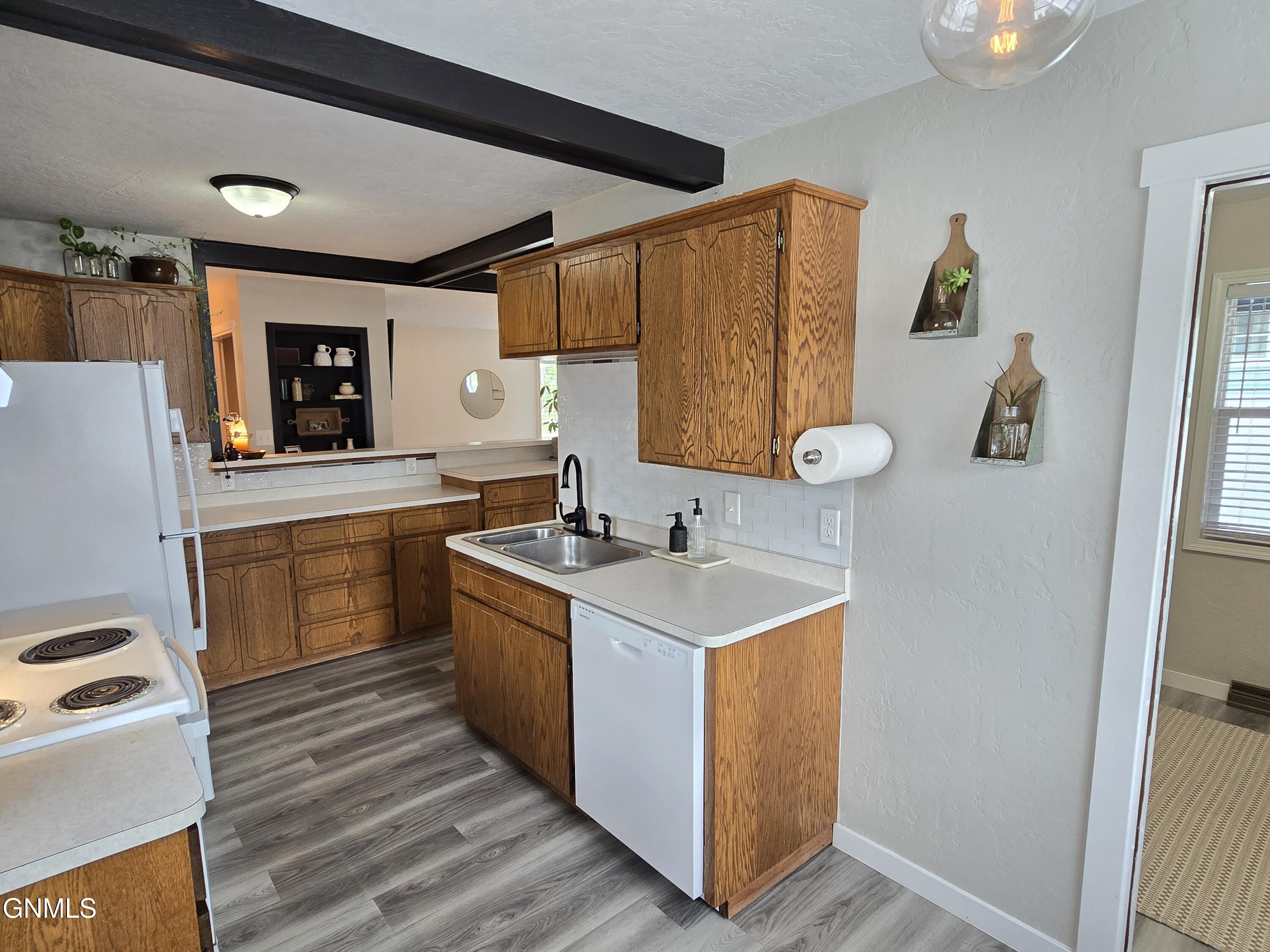 main property photo 93