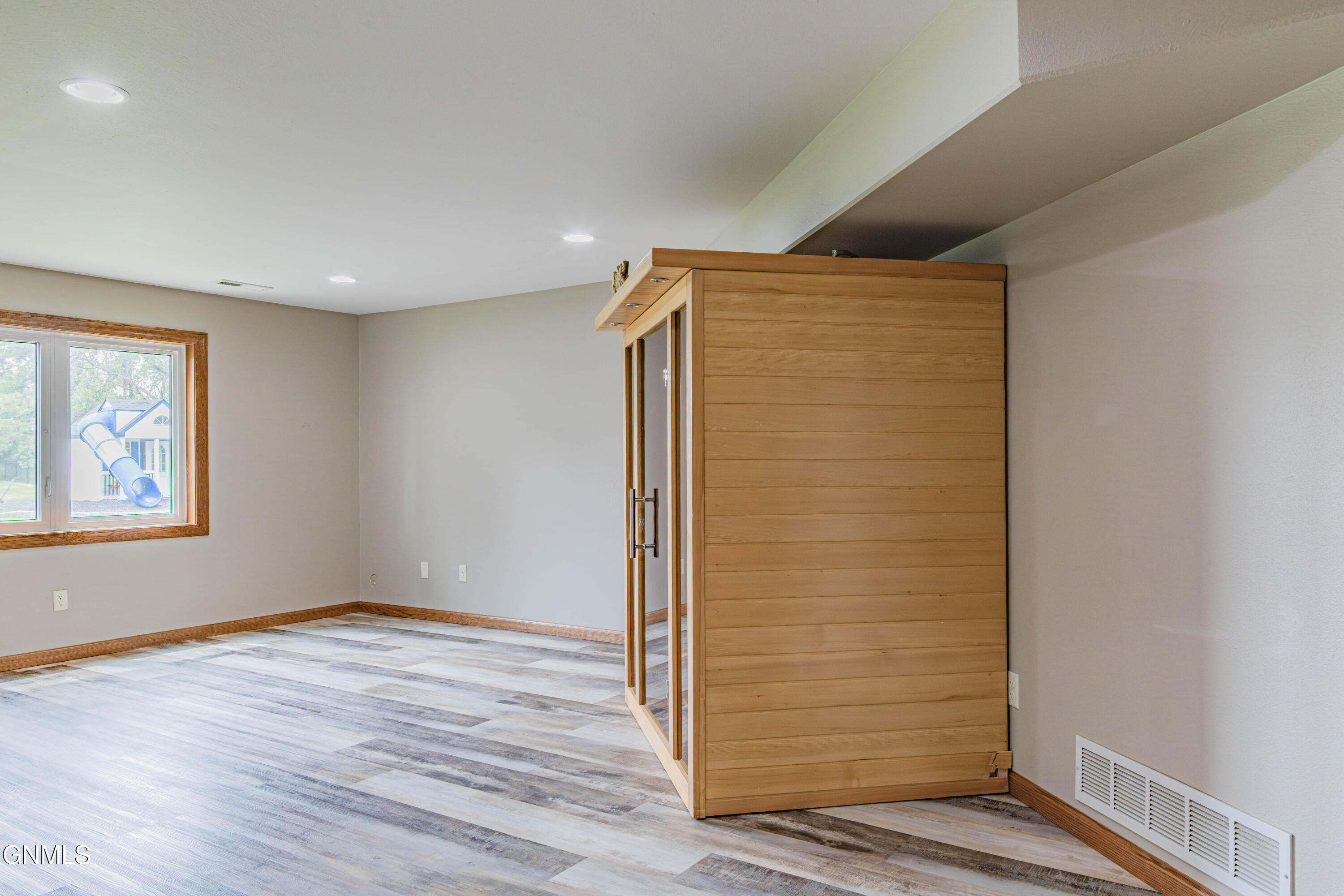 main property photo 96
