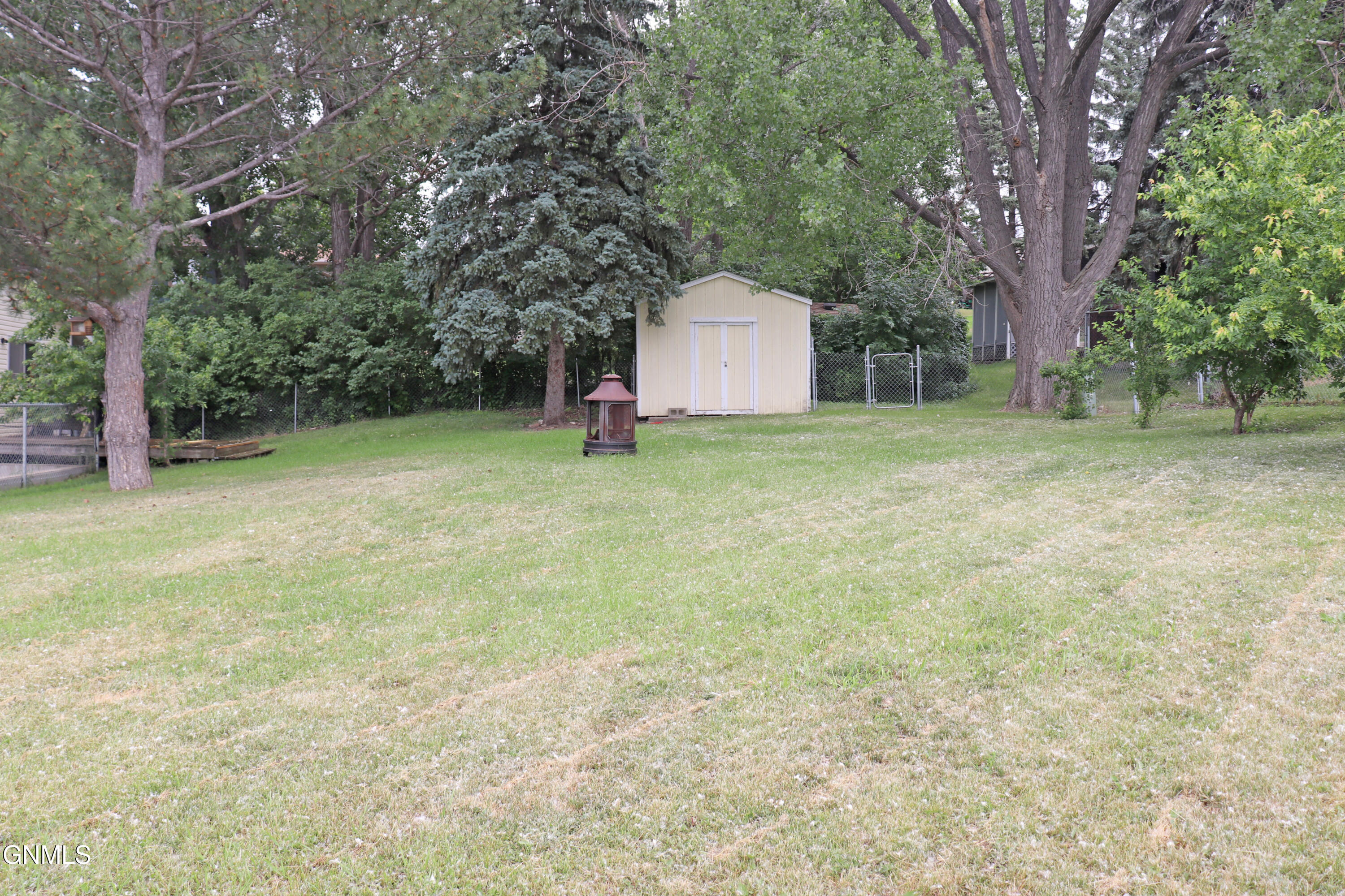 main property photo 41