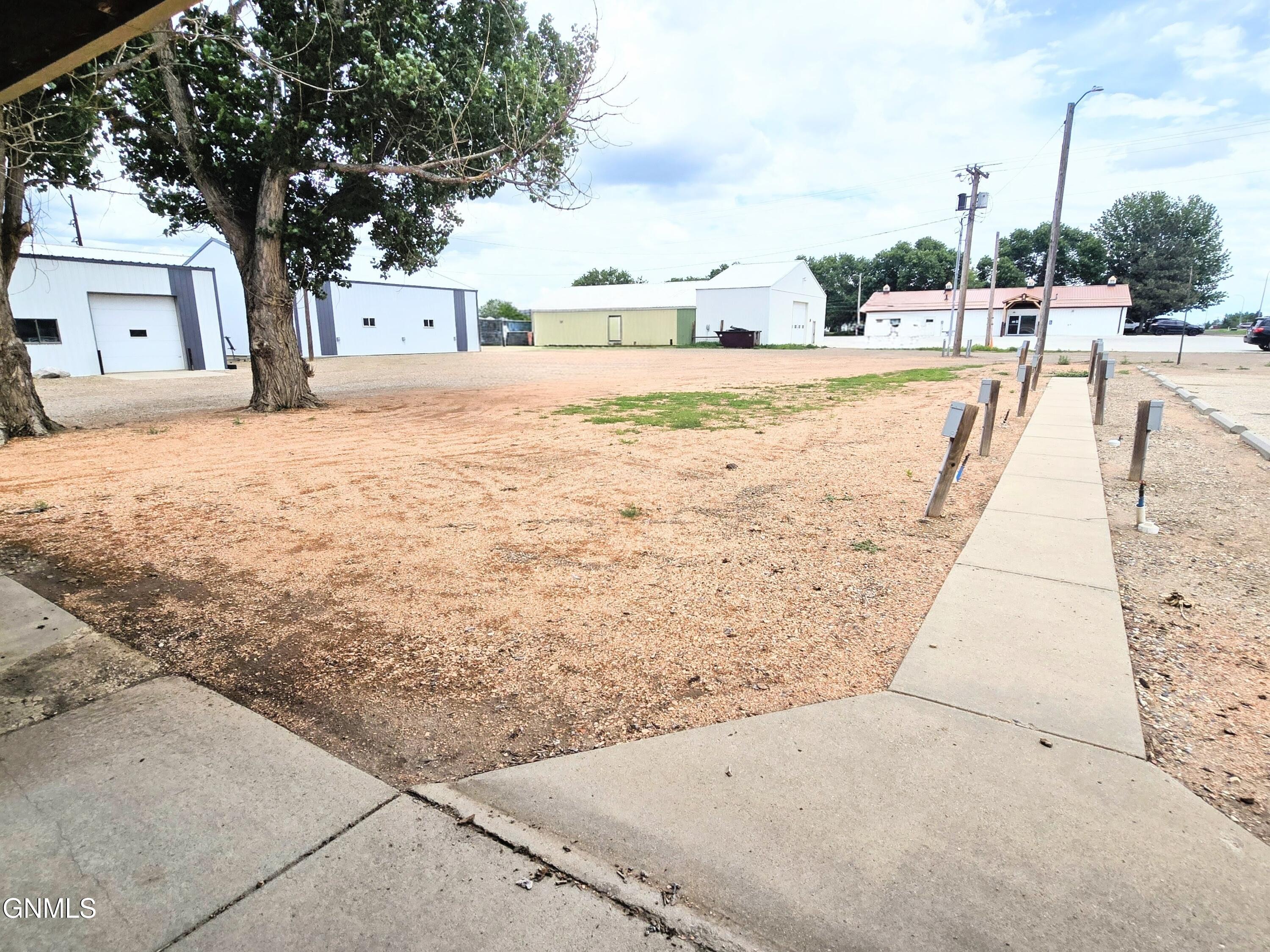 main property photo 18