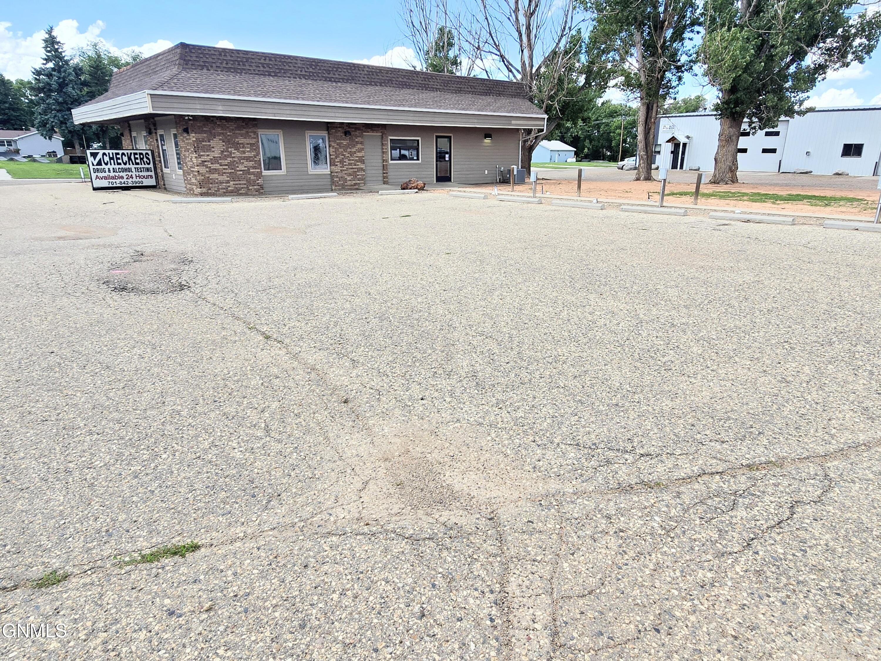 main property photo 25