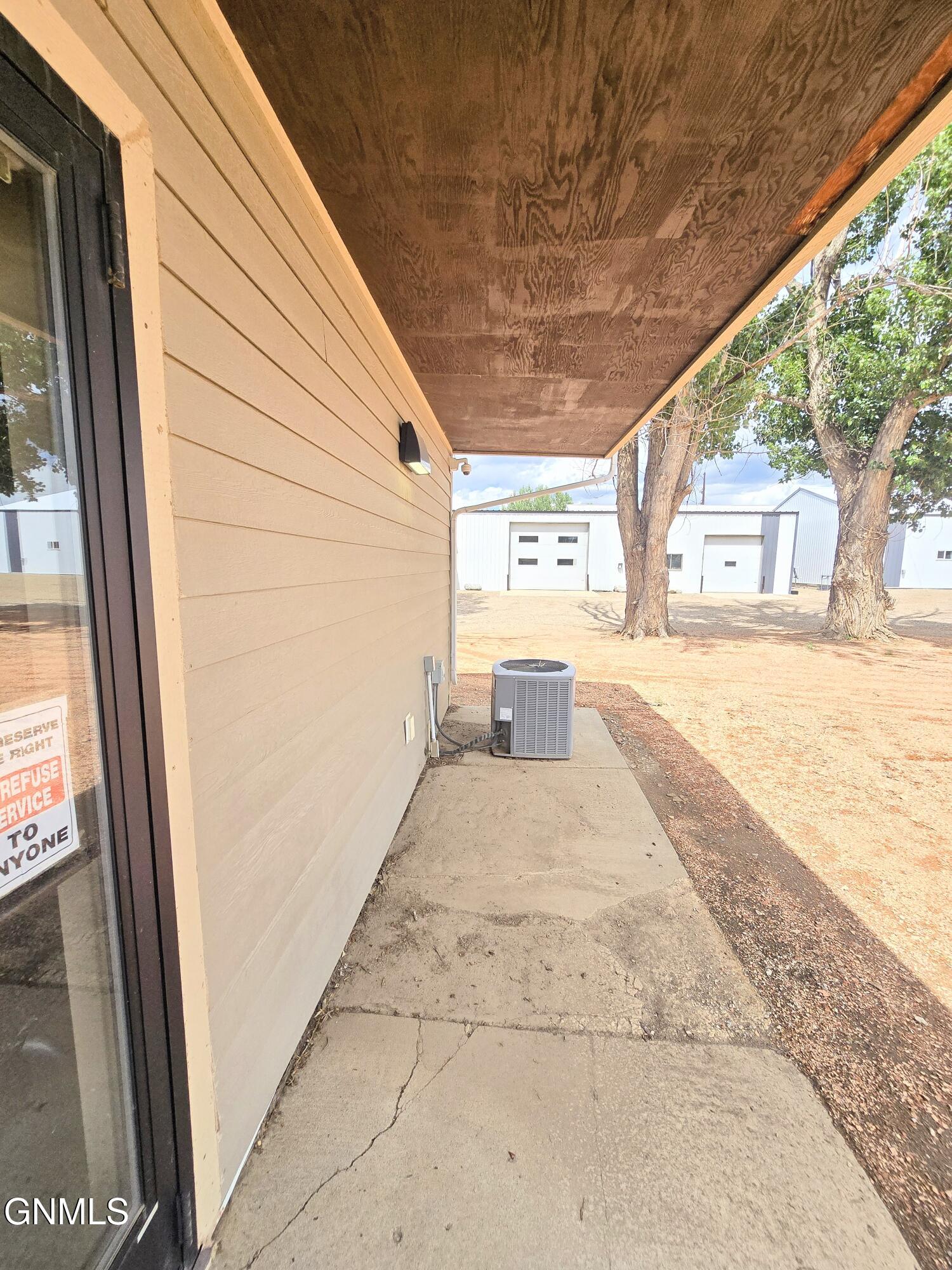main property photo 31