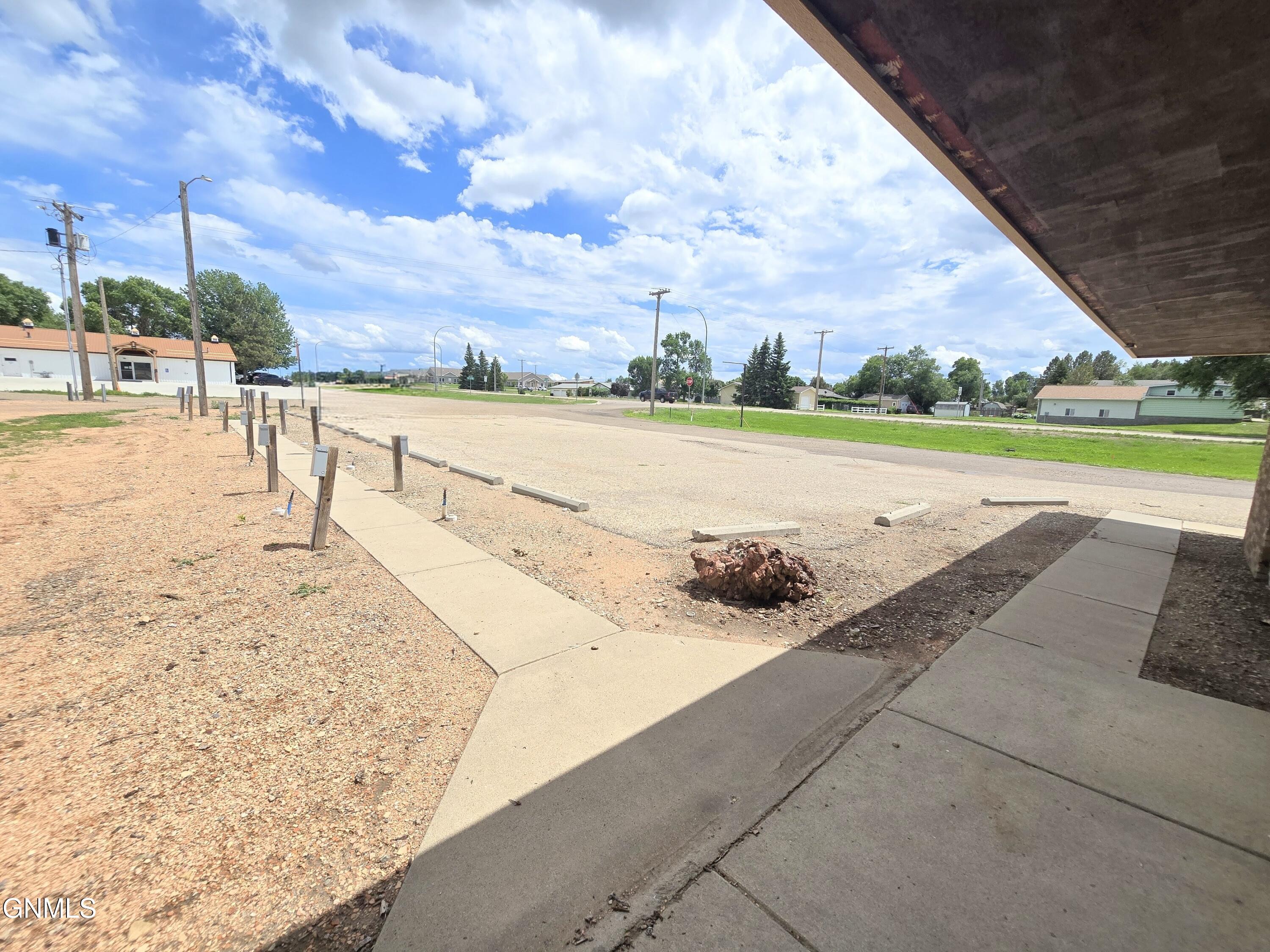 main property photo 32