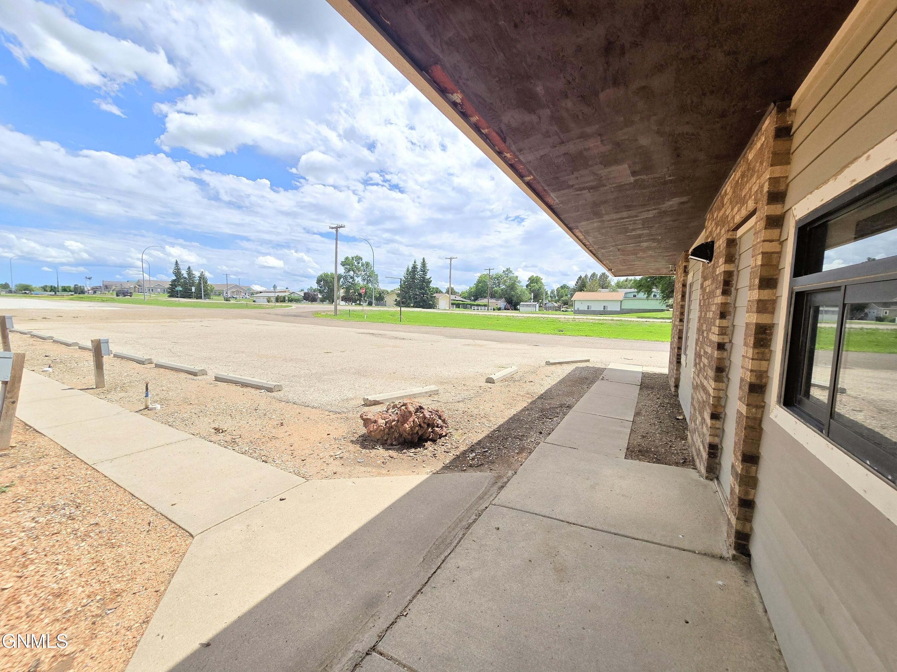 main property photo 33