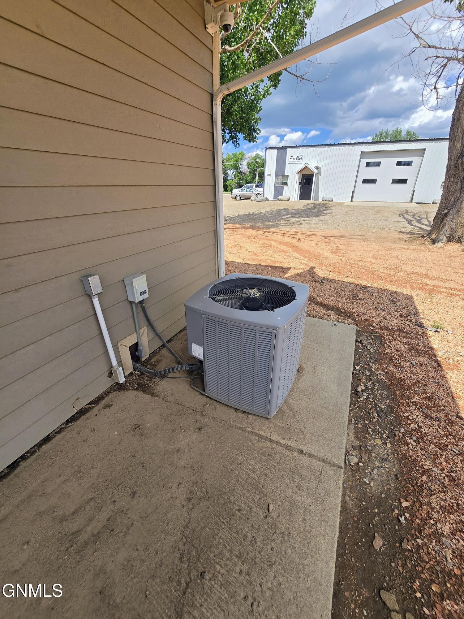 main property photo 35