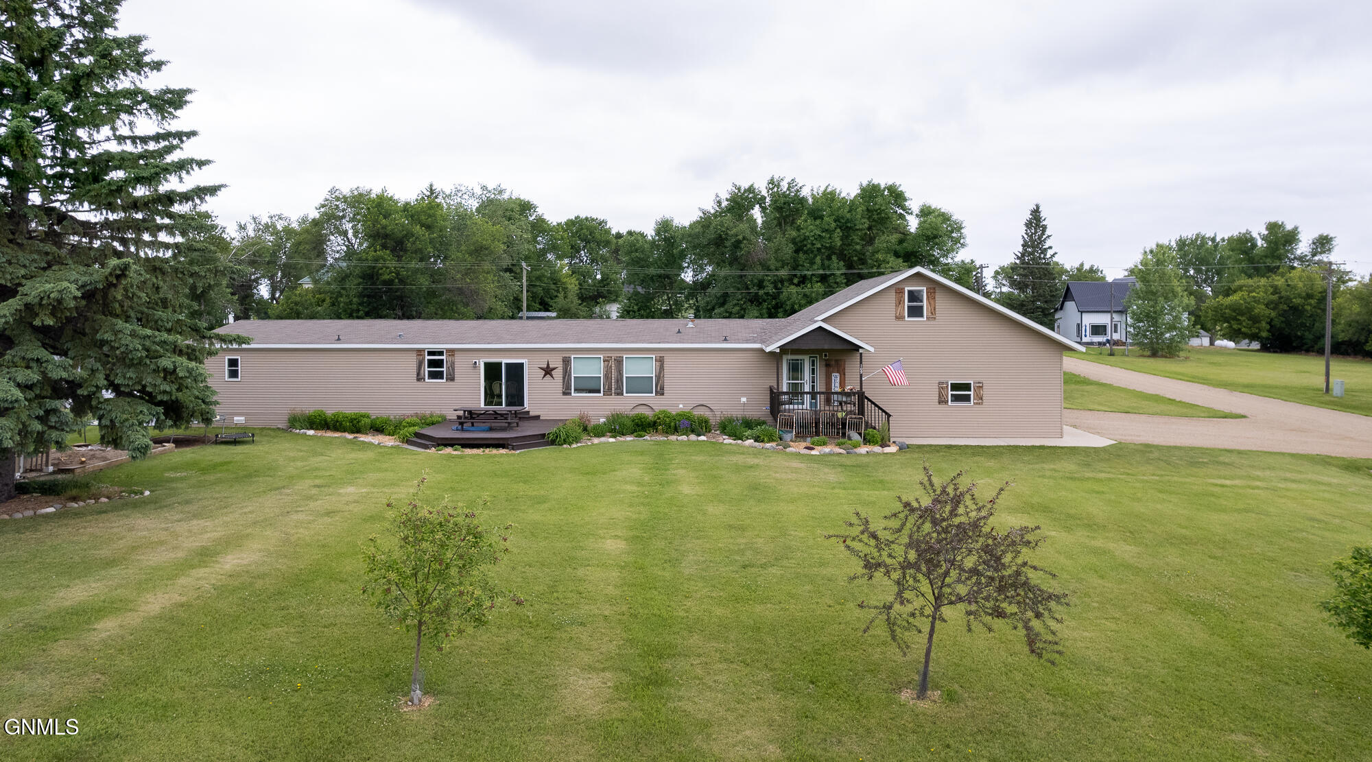 main property photo 36