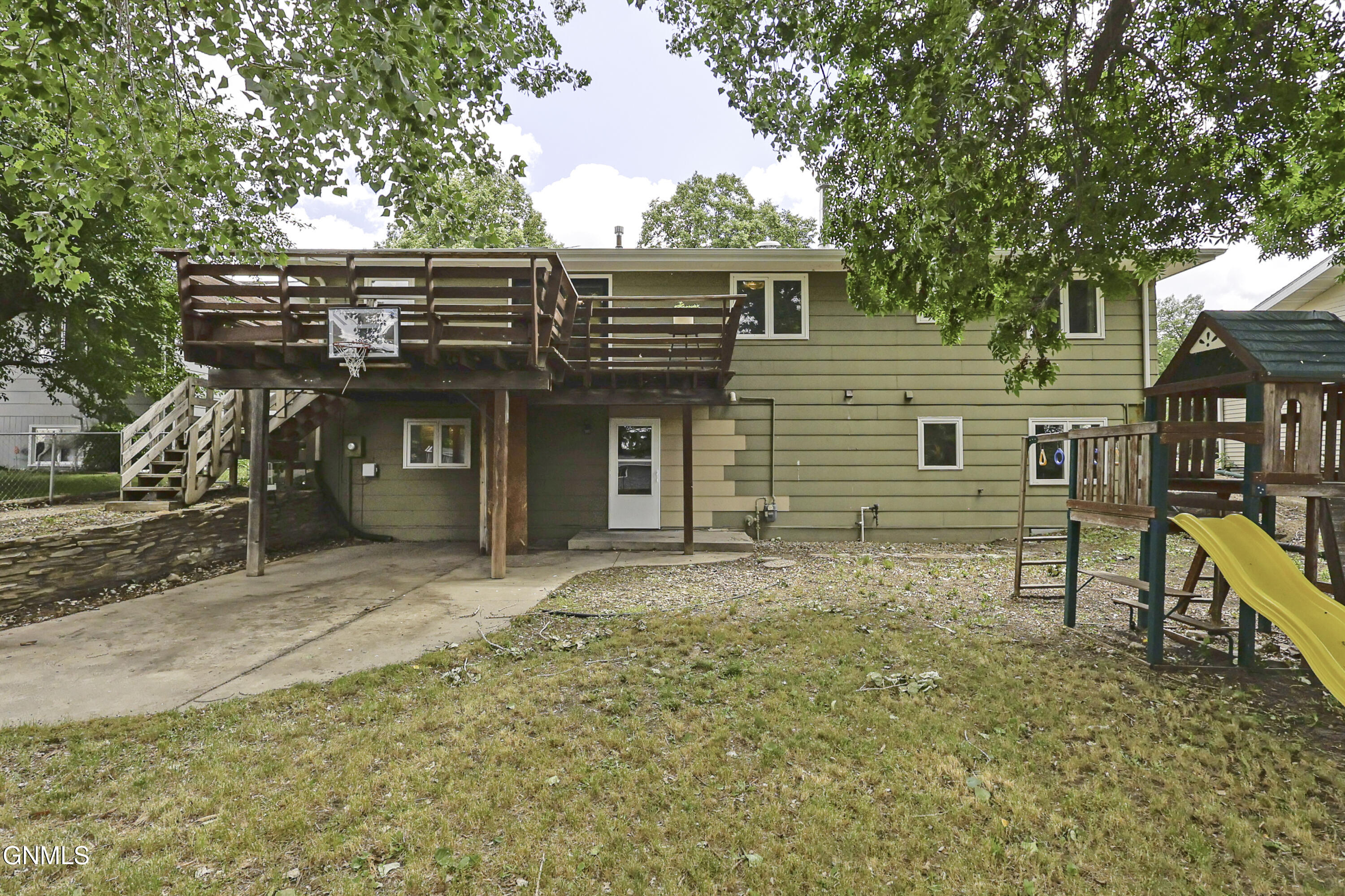 main property photo 44