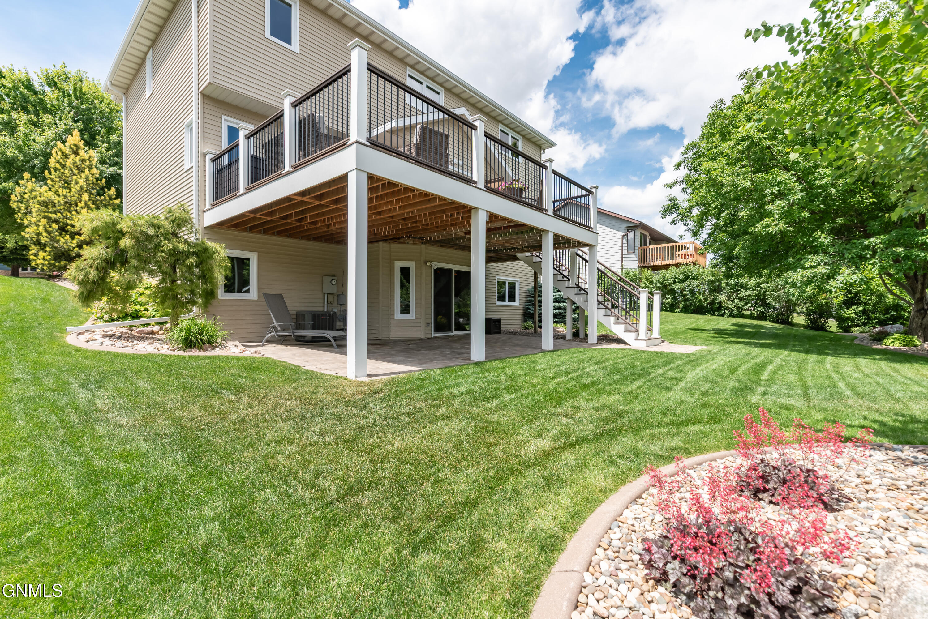 main property photo 47