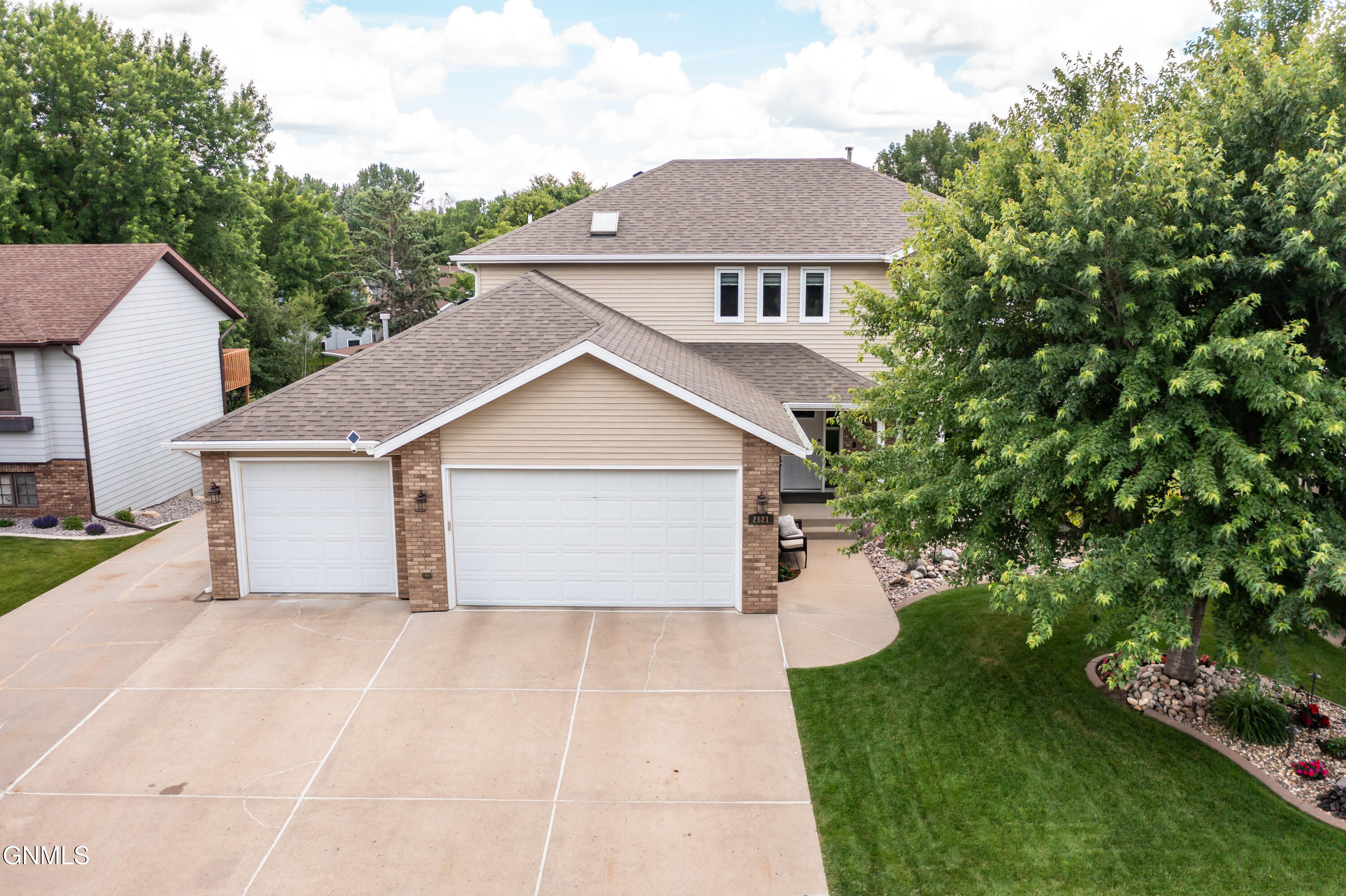 main property photo 5