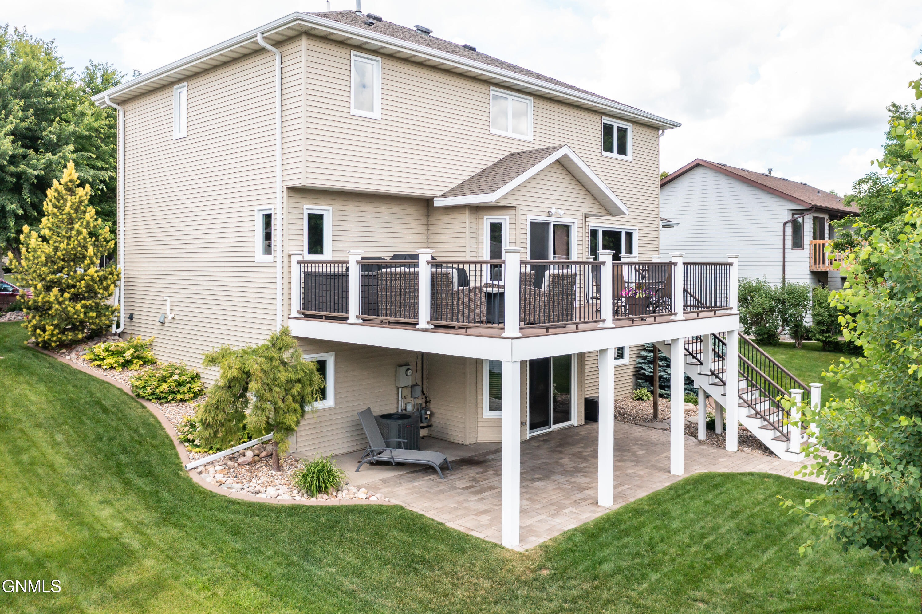 main property photo 50
