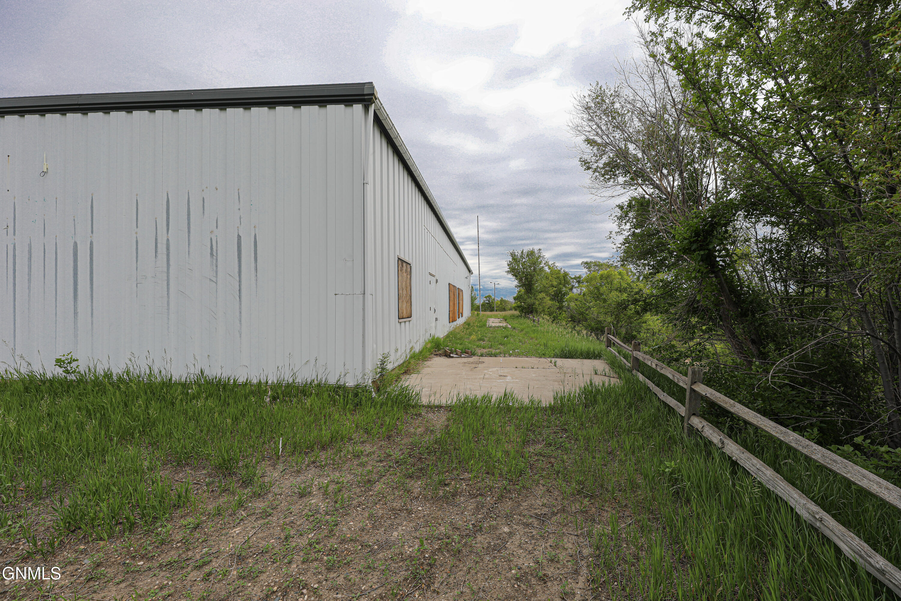 main property photo 12