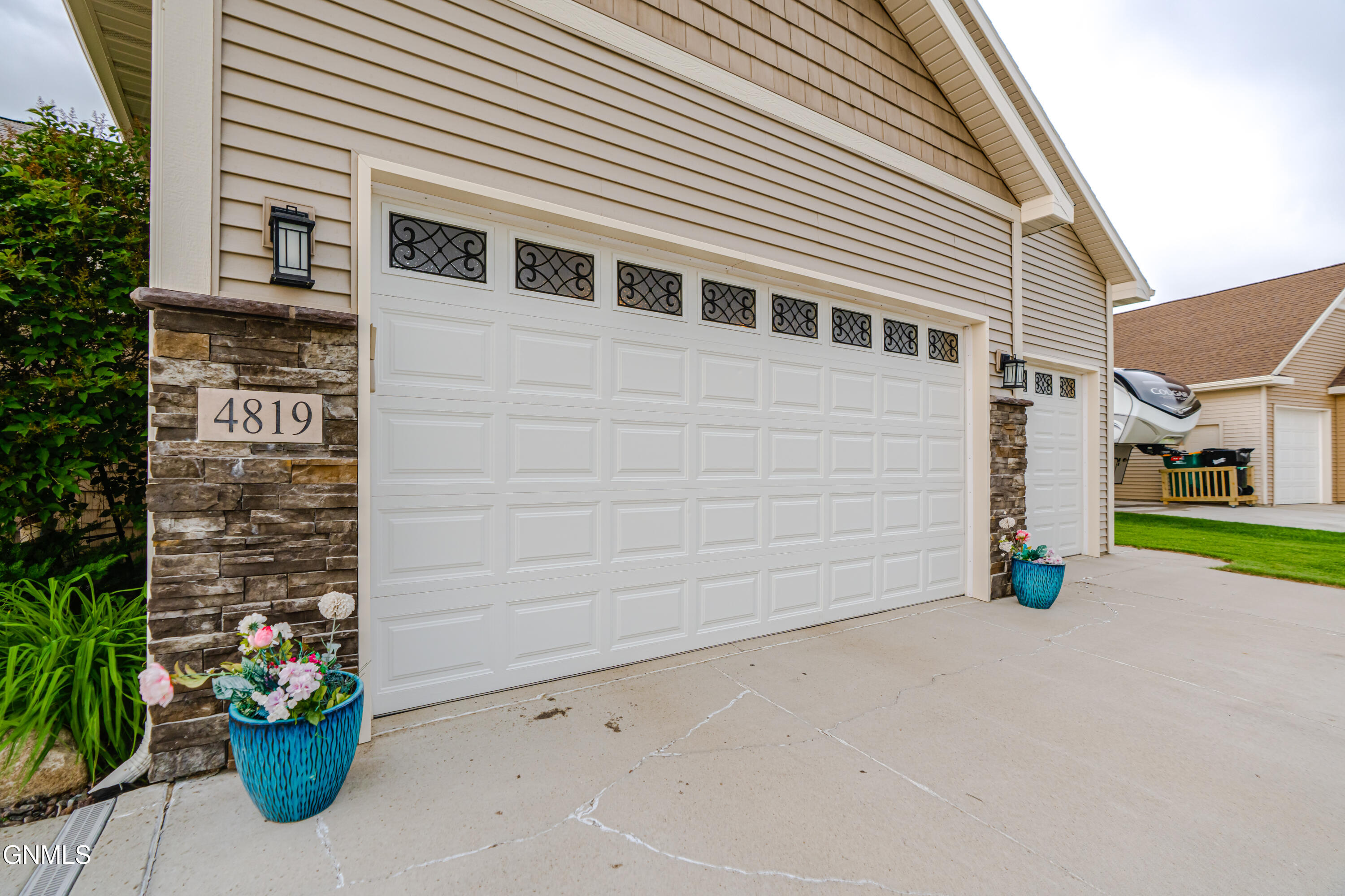 main property photo 95