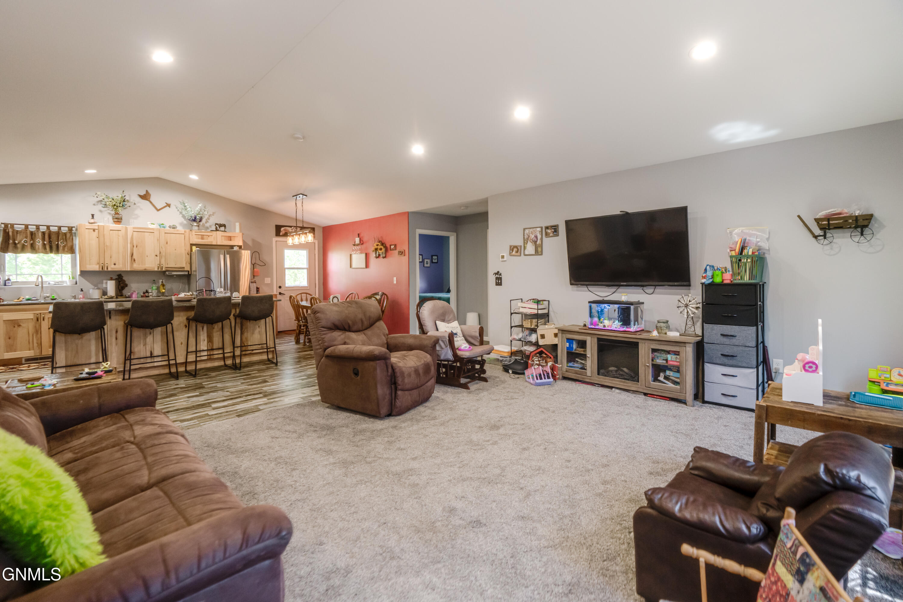 main property photo 45