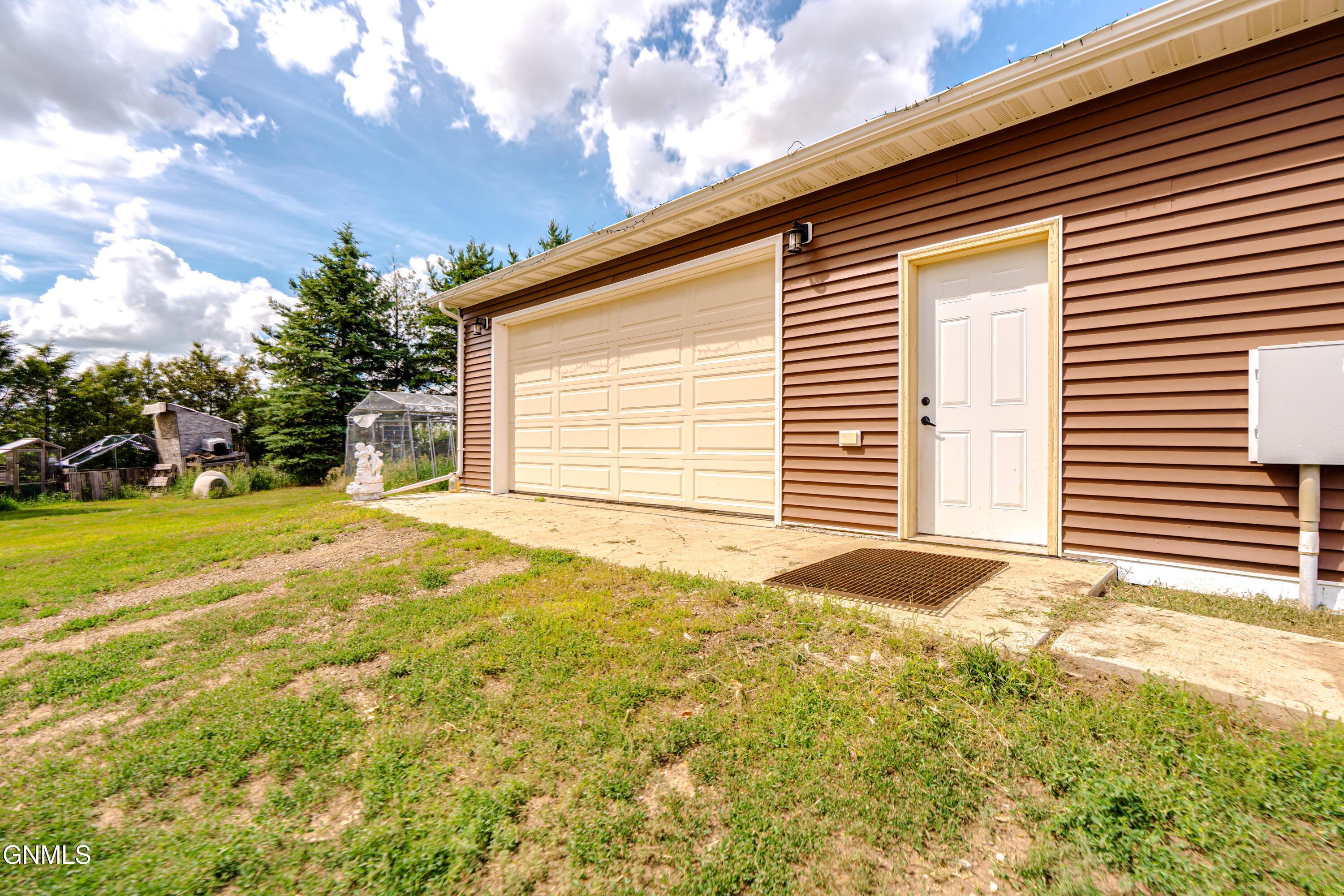 main property photo 86