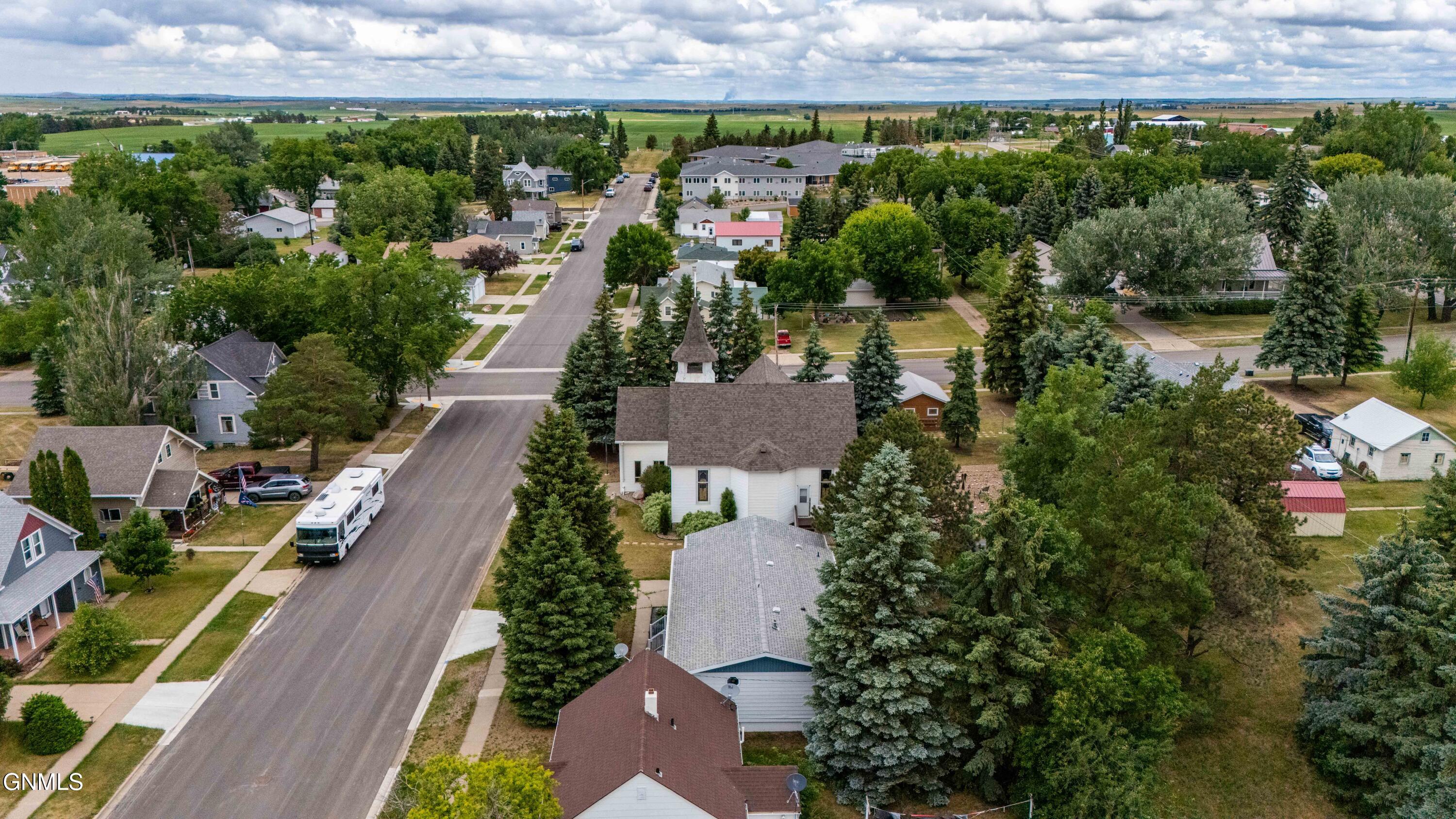 main property photo 9