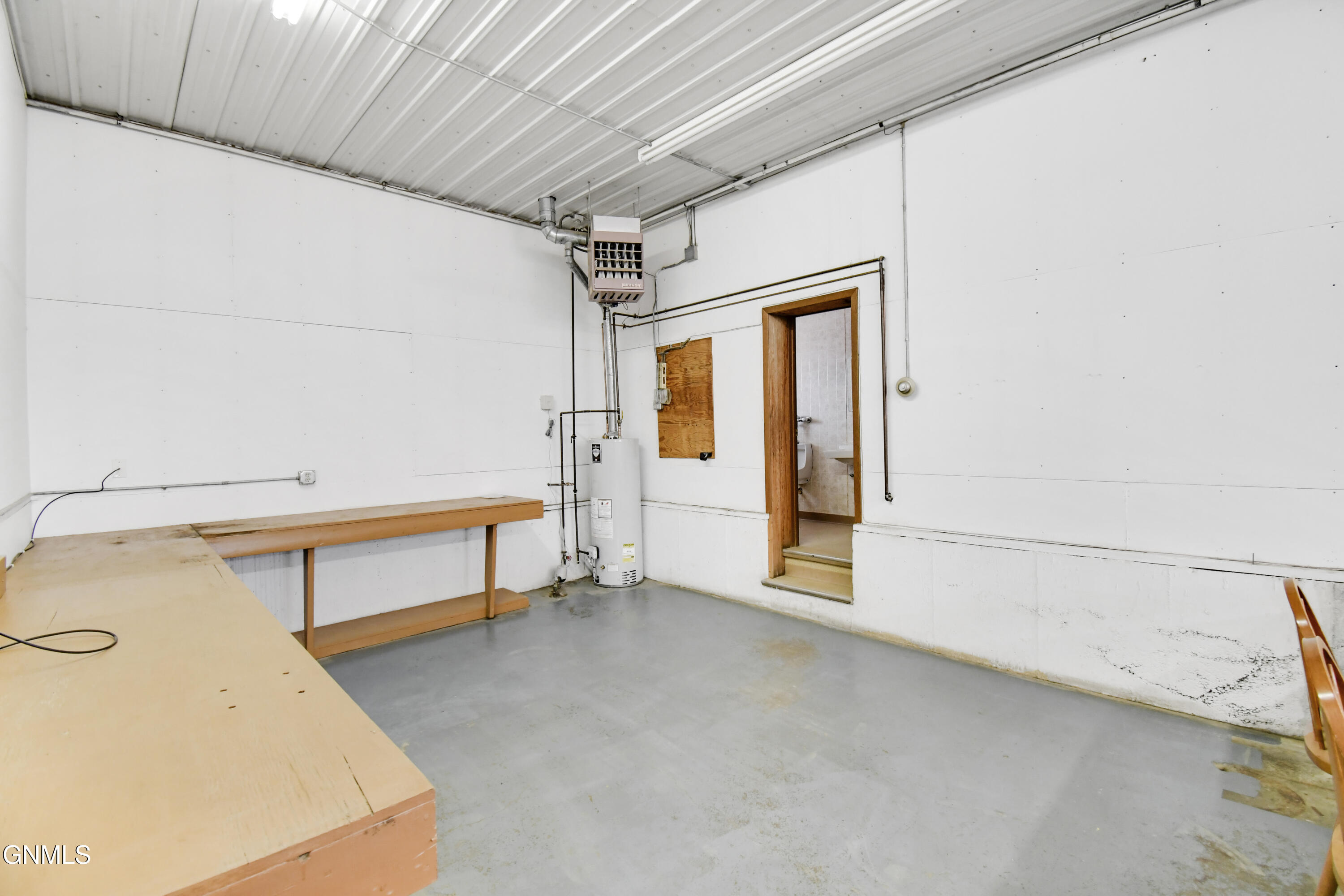 main property photo 17