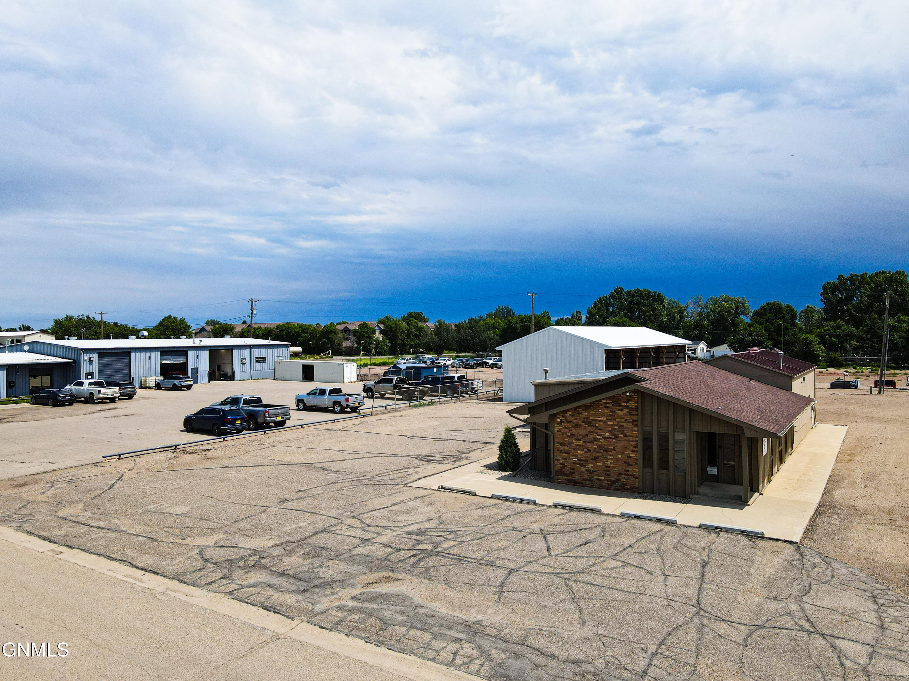 main property photo 6