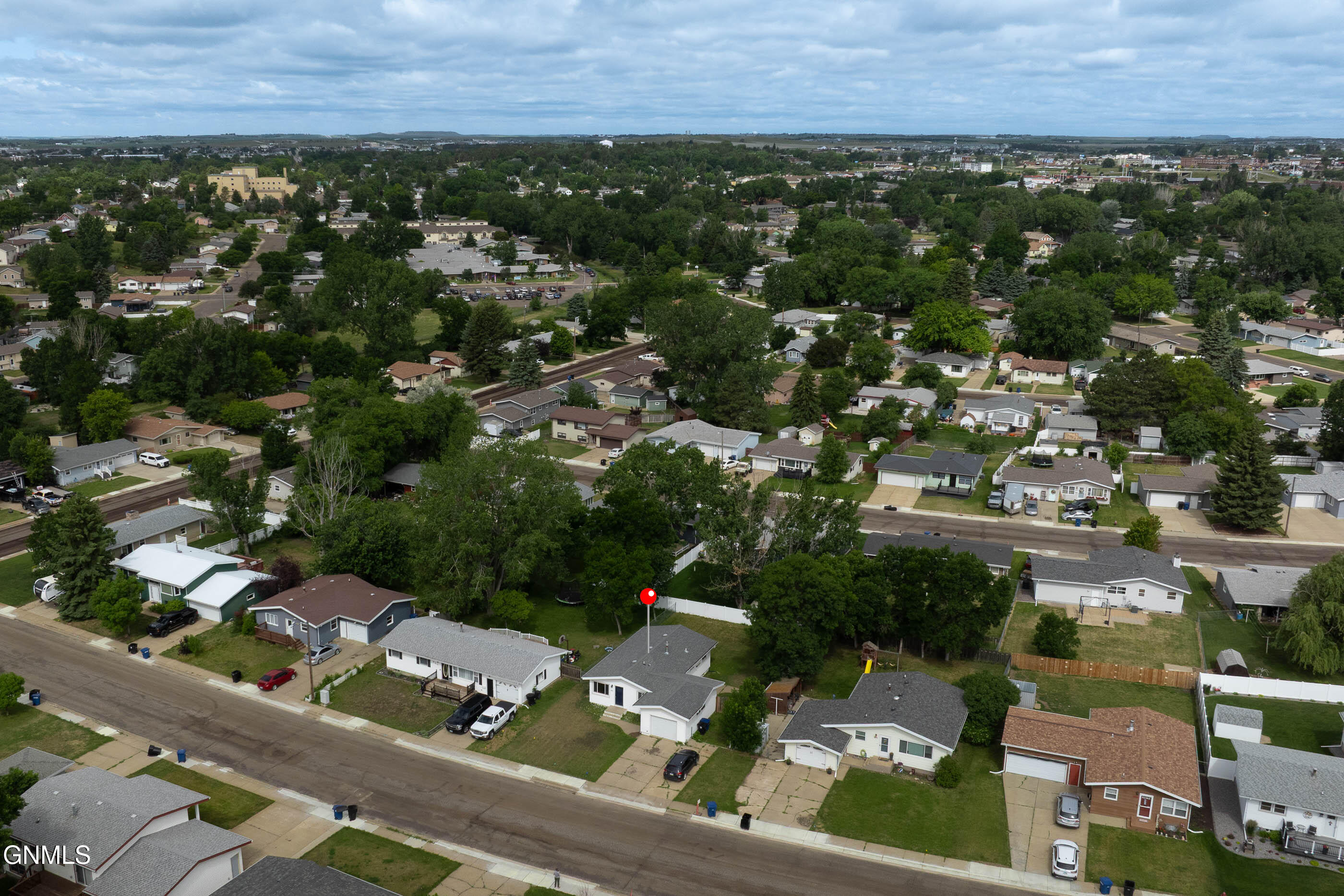 main property photo 40