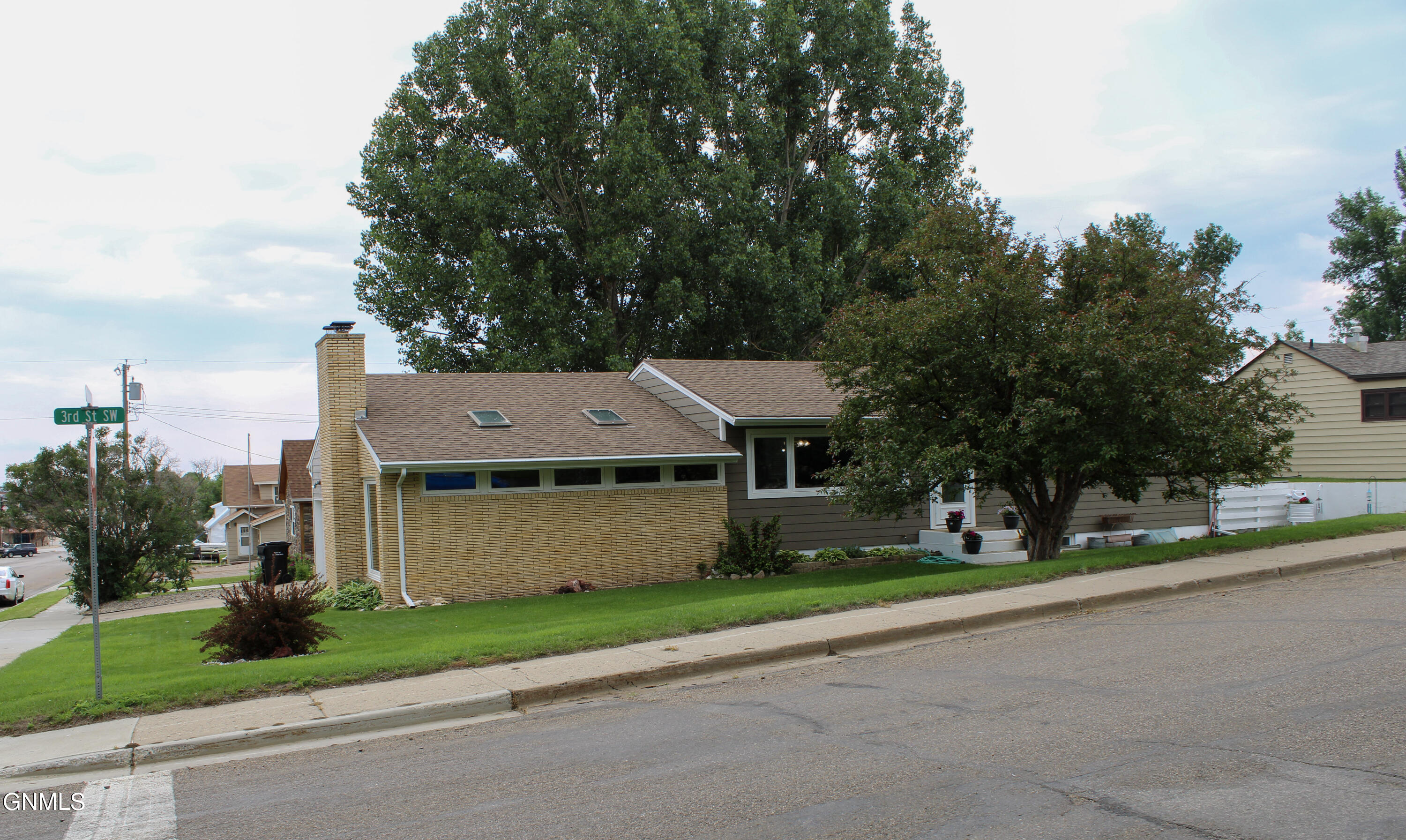 main property photo 40