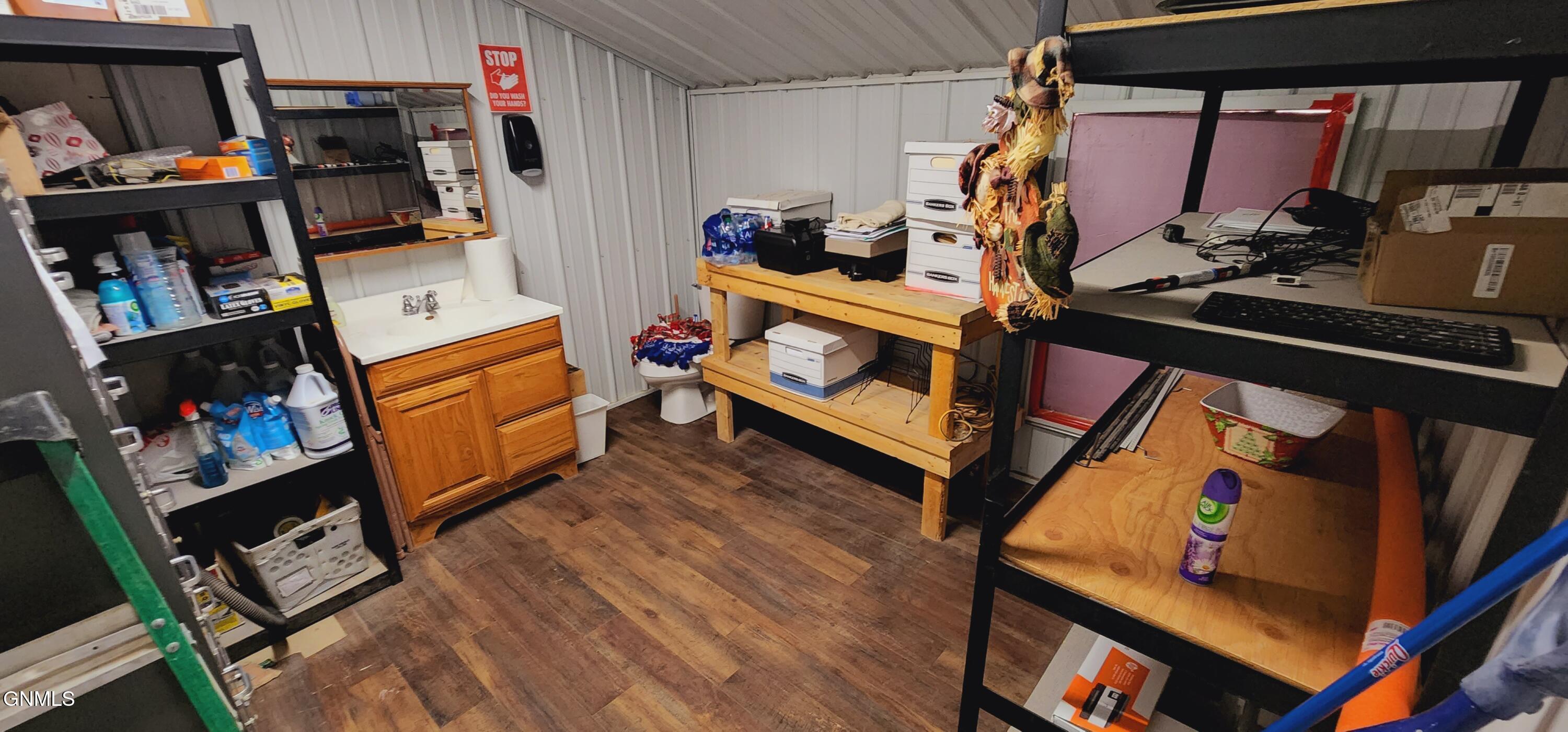 main property photo 17