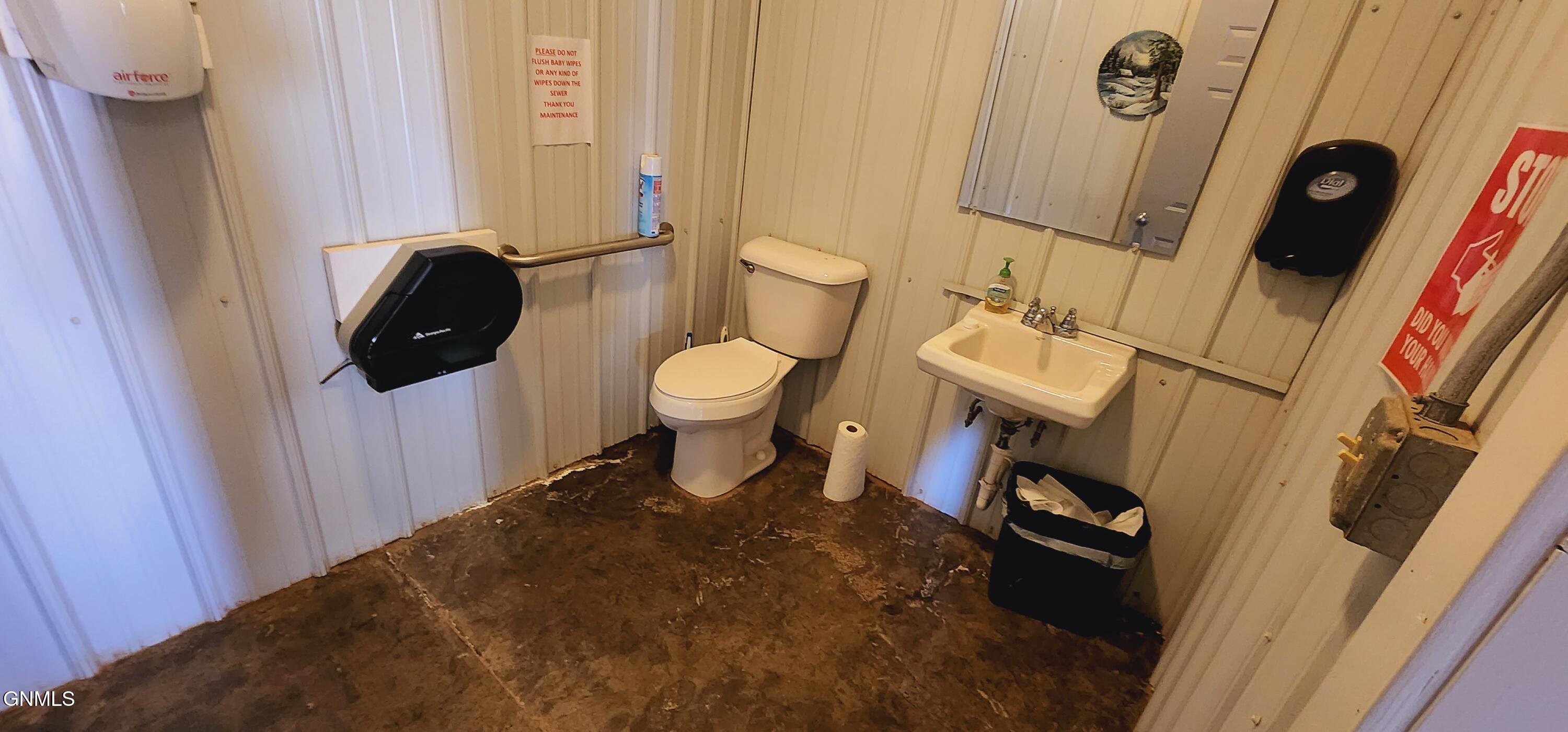 main property photo 26