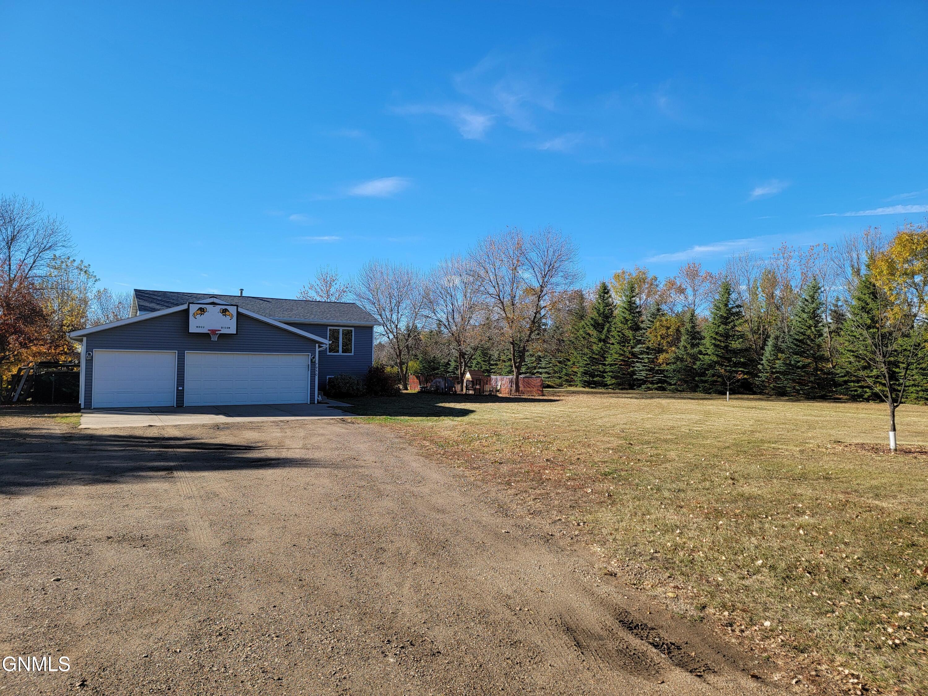 main property photo 40