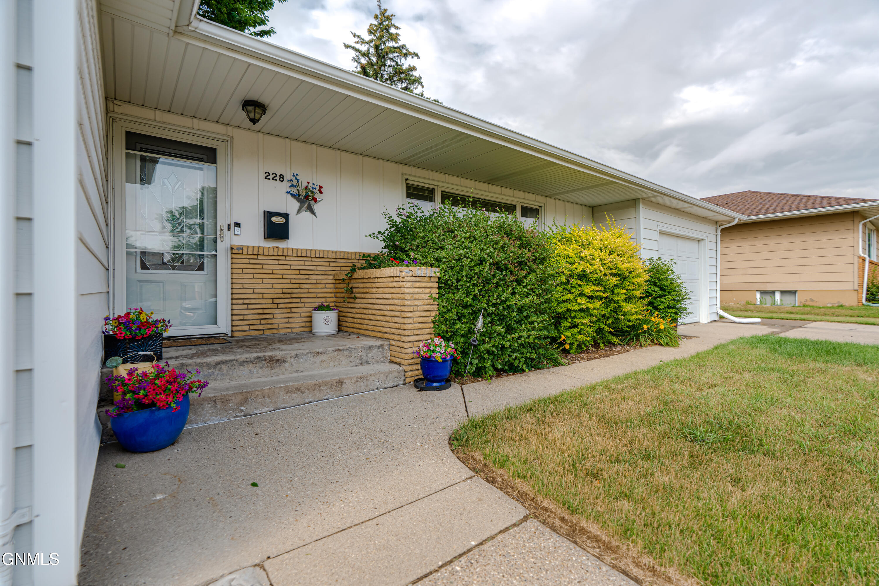 main property photo 58