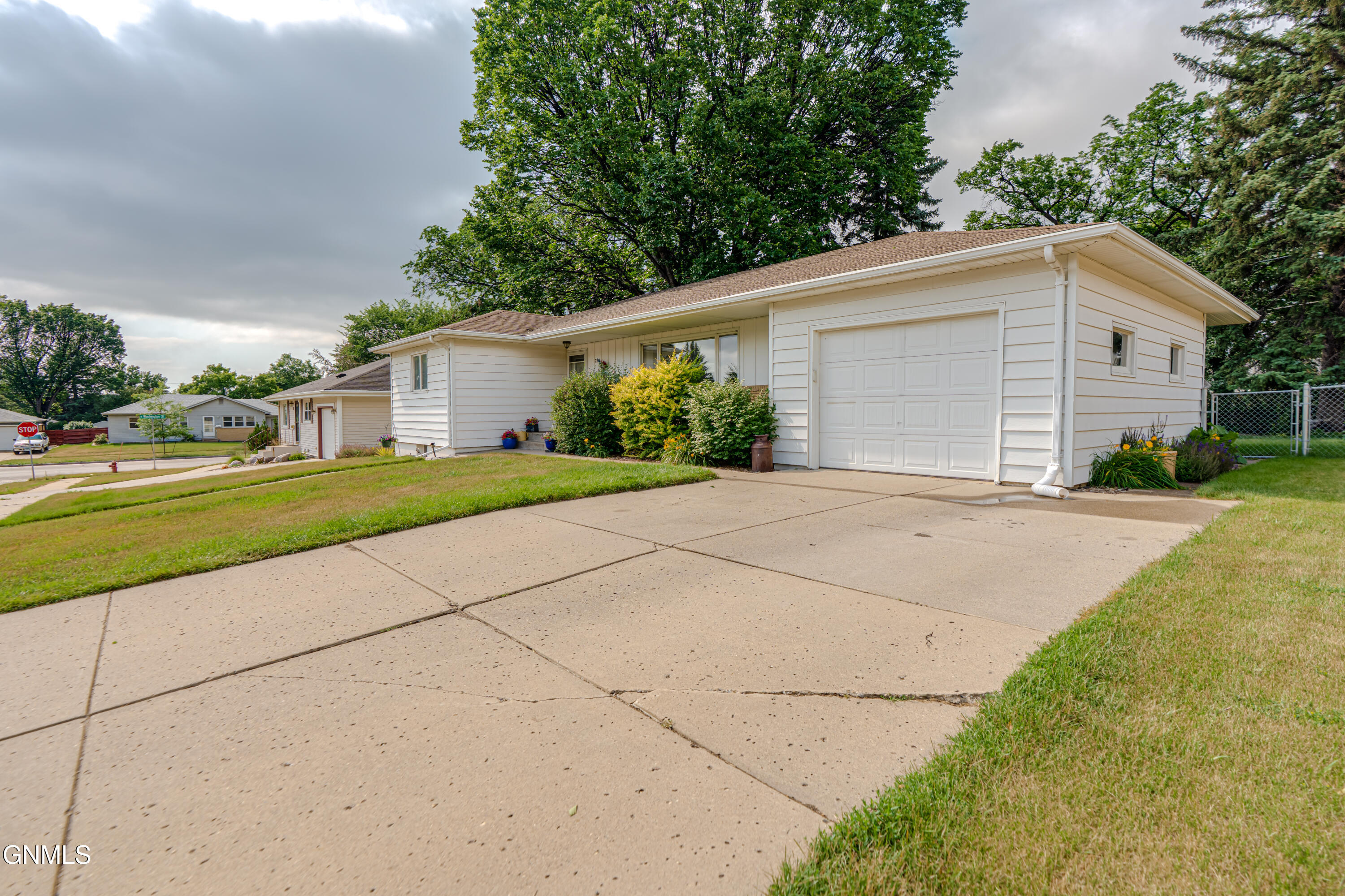 main property photo 61
