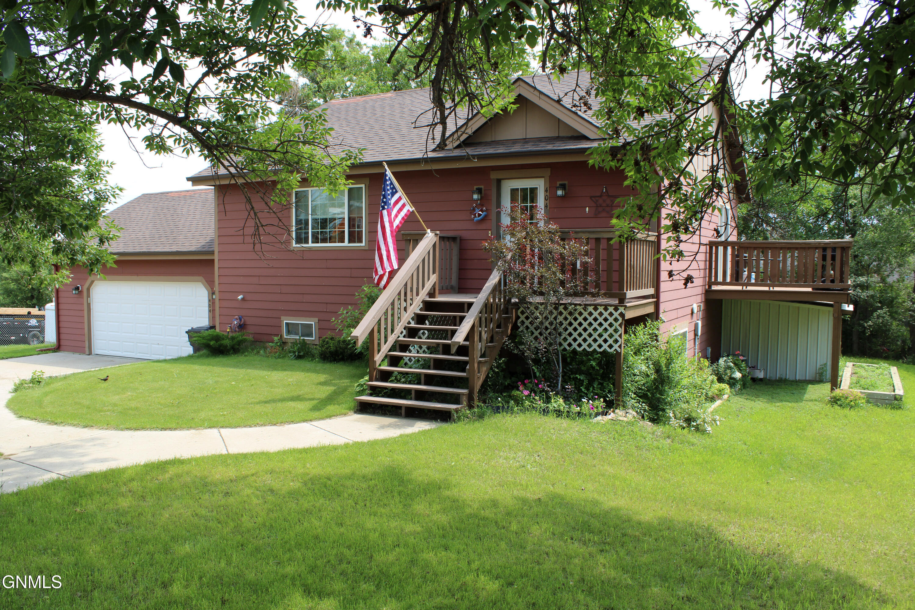 main property photo 3
