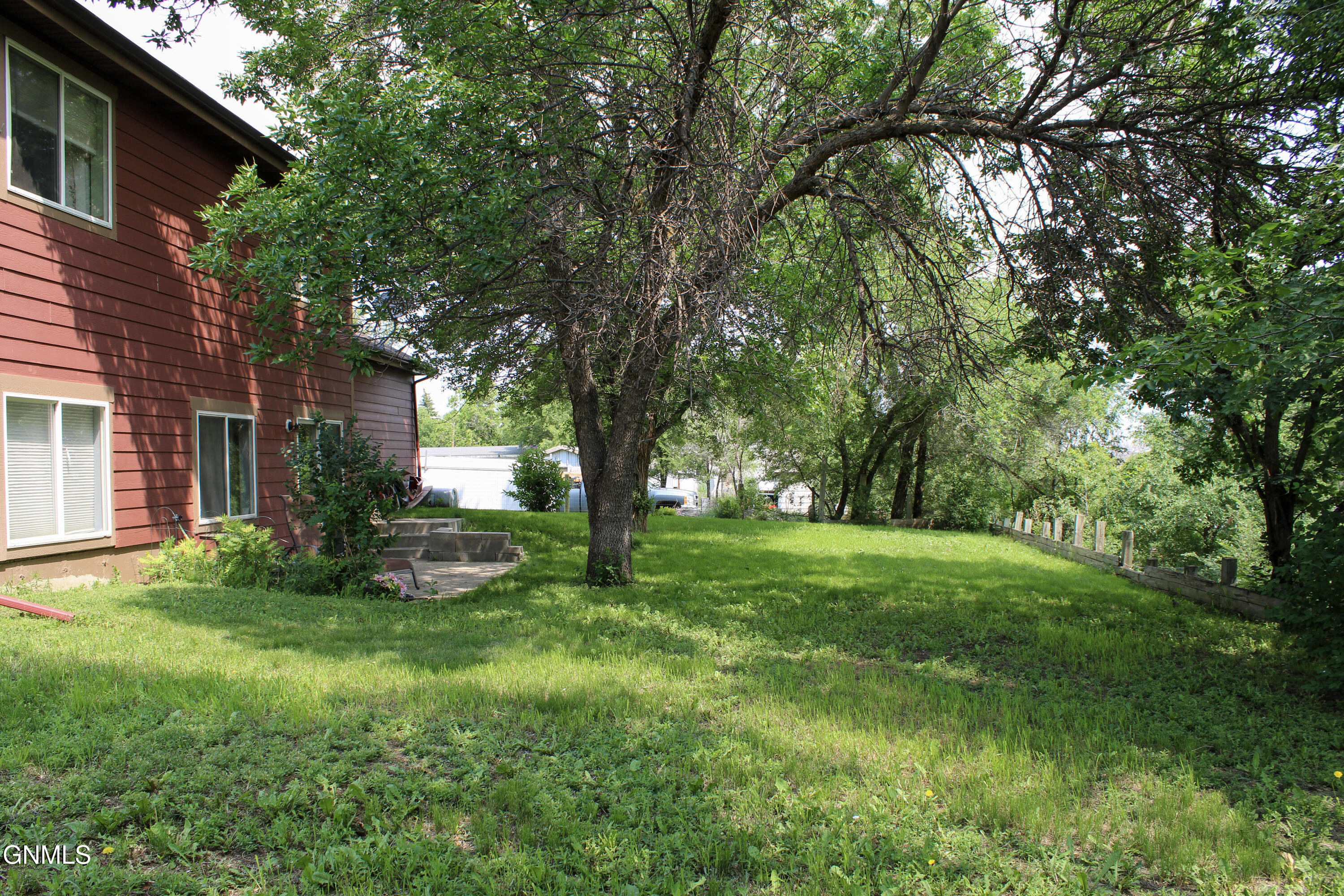 main property photo 50