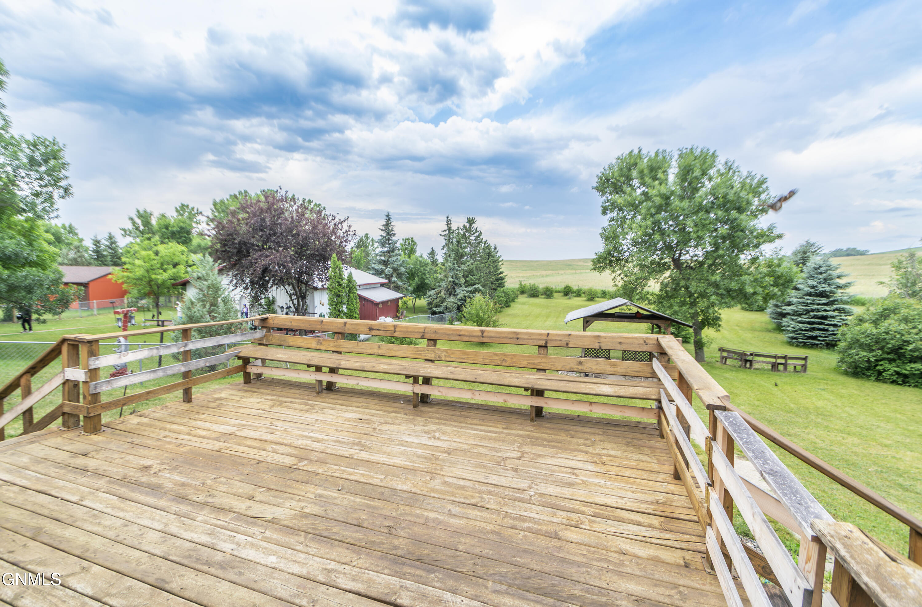 main property photo 32