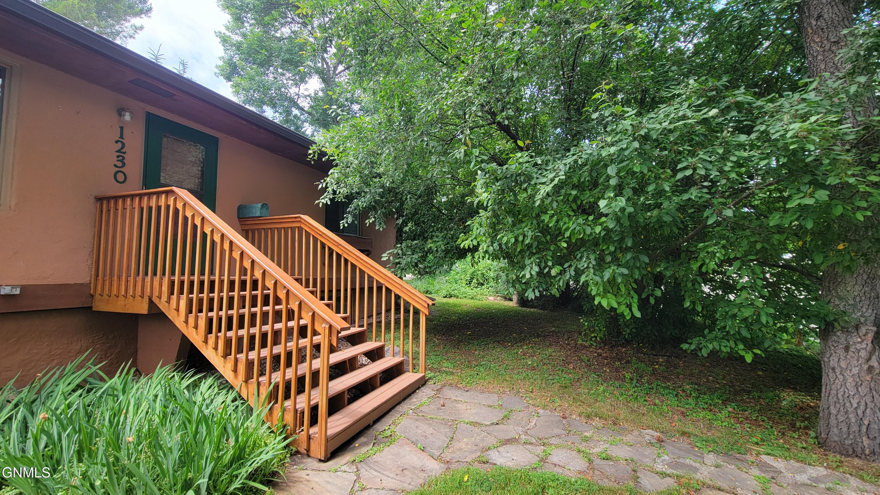 main property photo 5