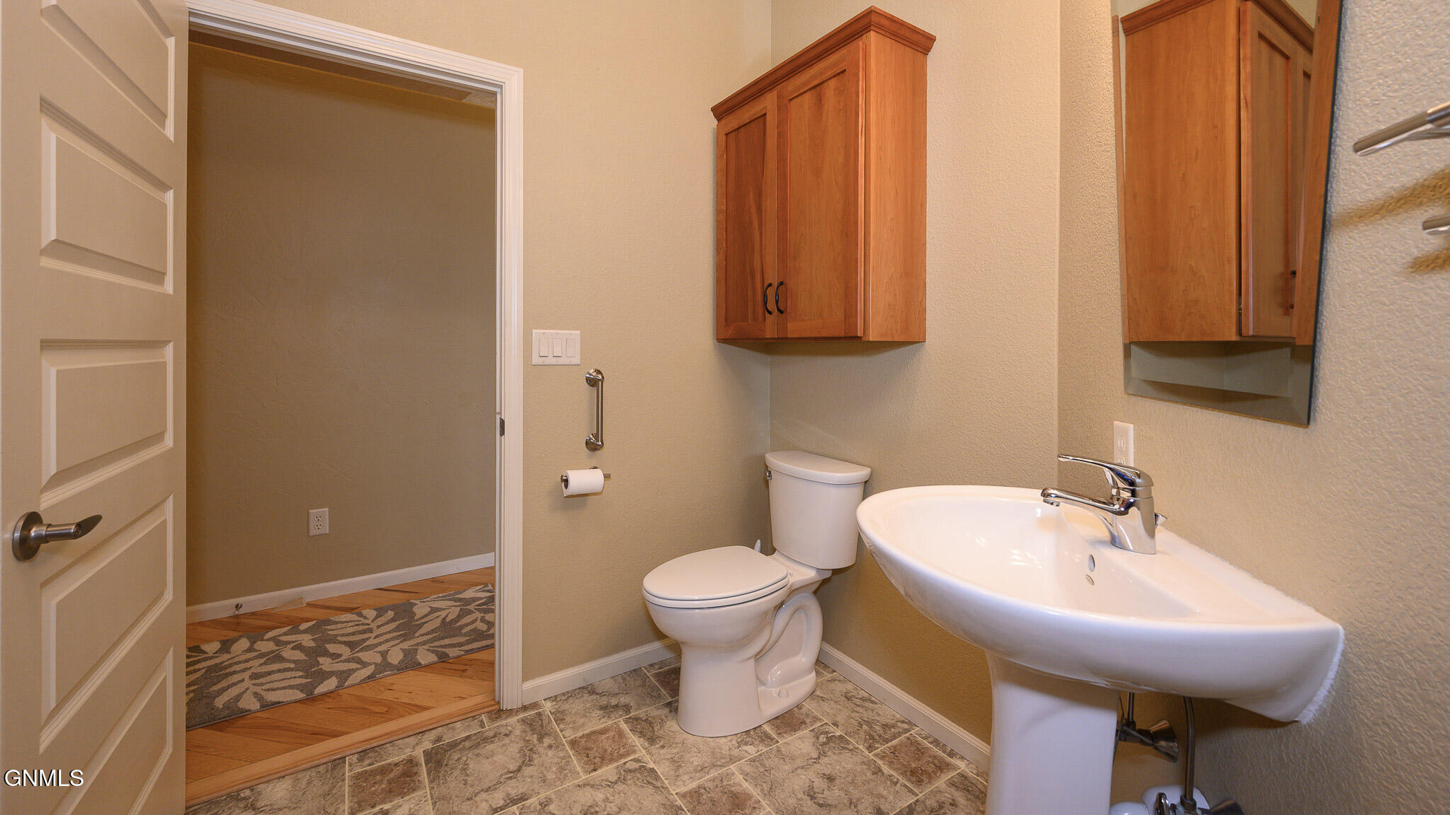main property photo 18