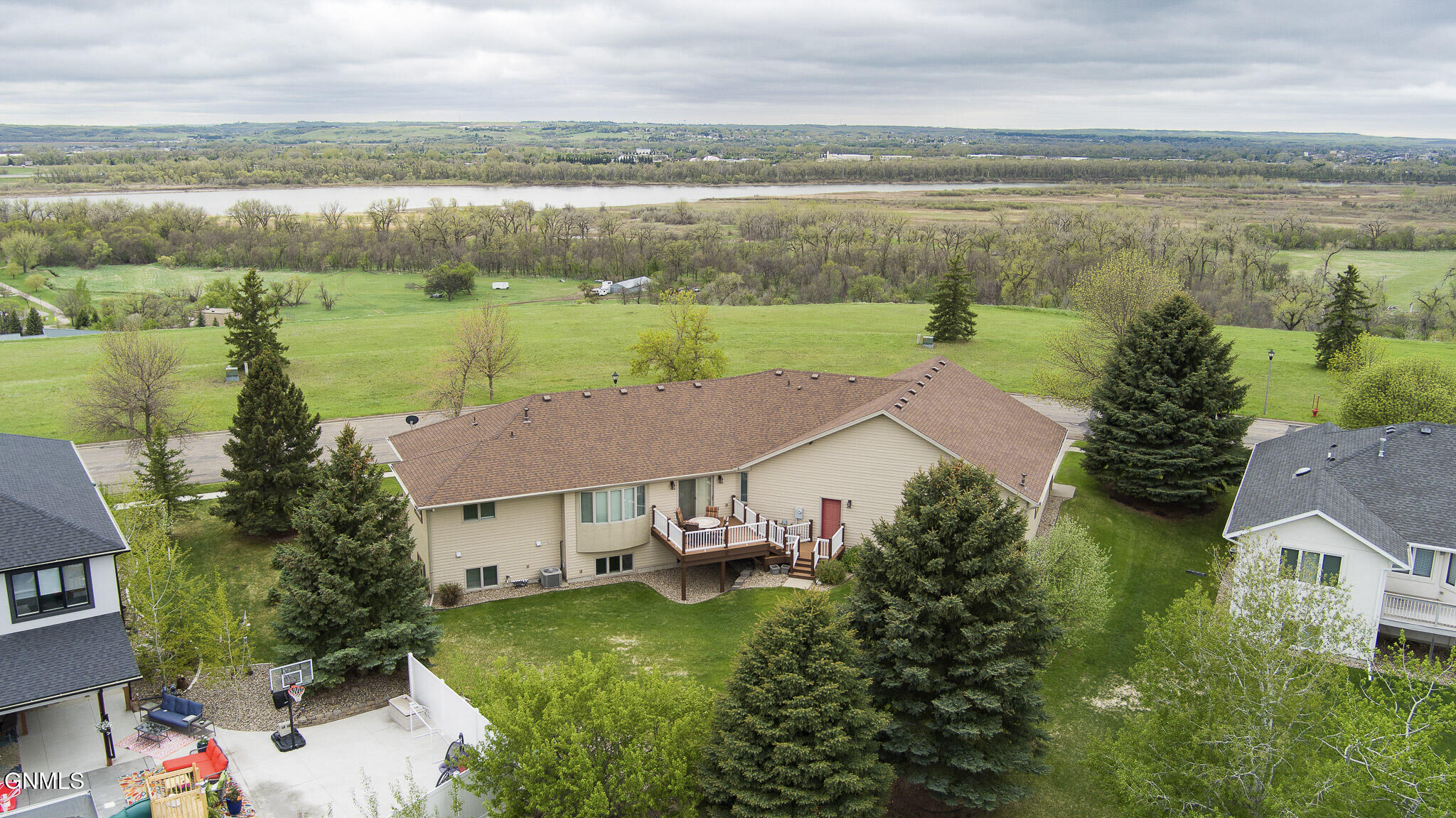 main property photo 34